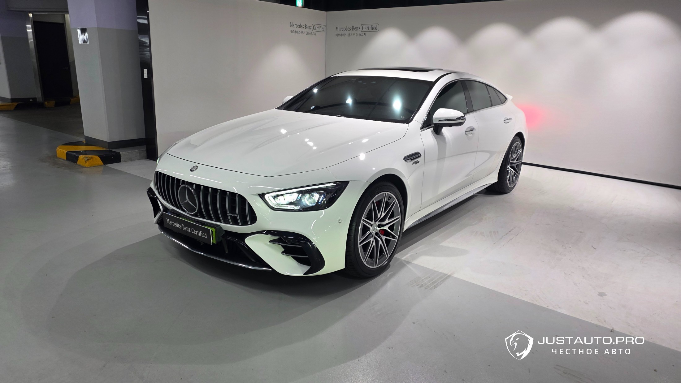 Автомобиль Mercedes-Benz AMG GT