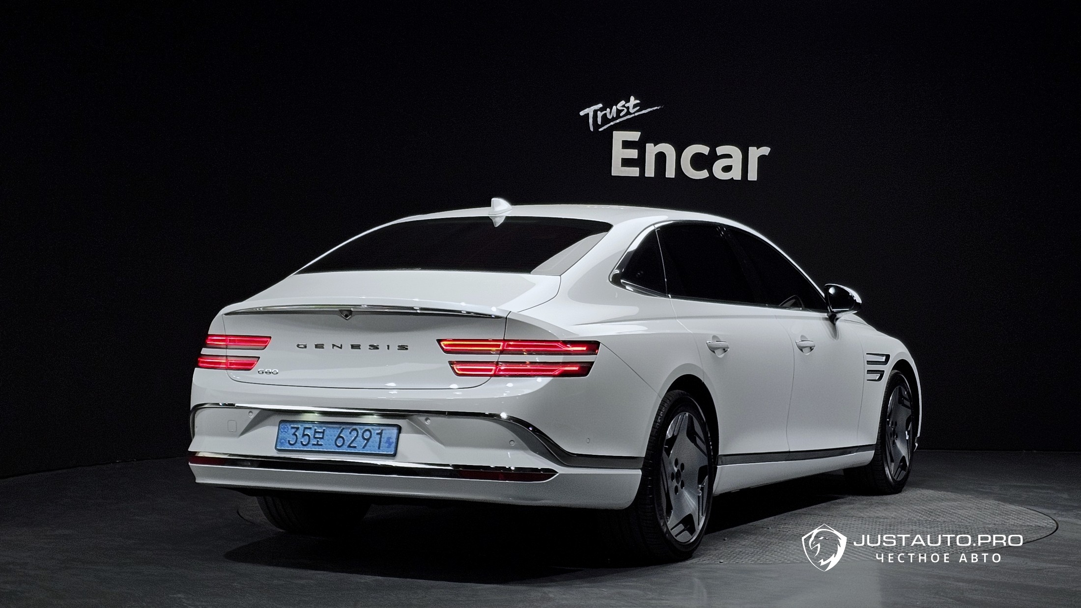 Автомобиль Genesis G80