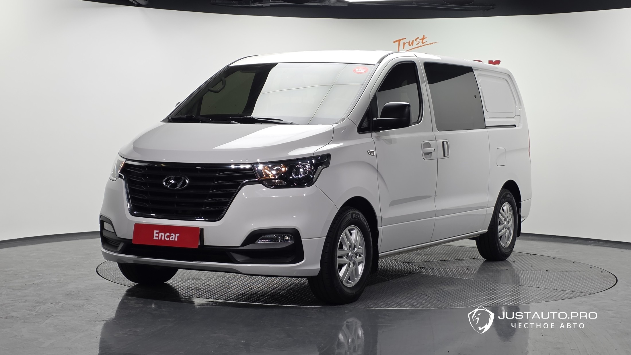 Автомобиль Hyundai Starex