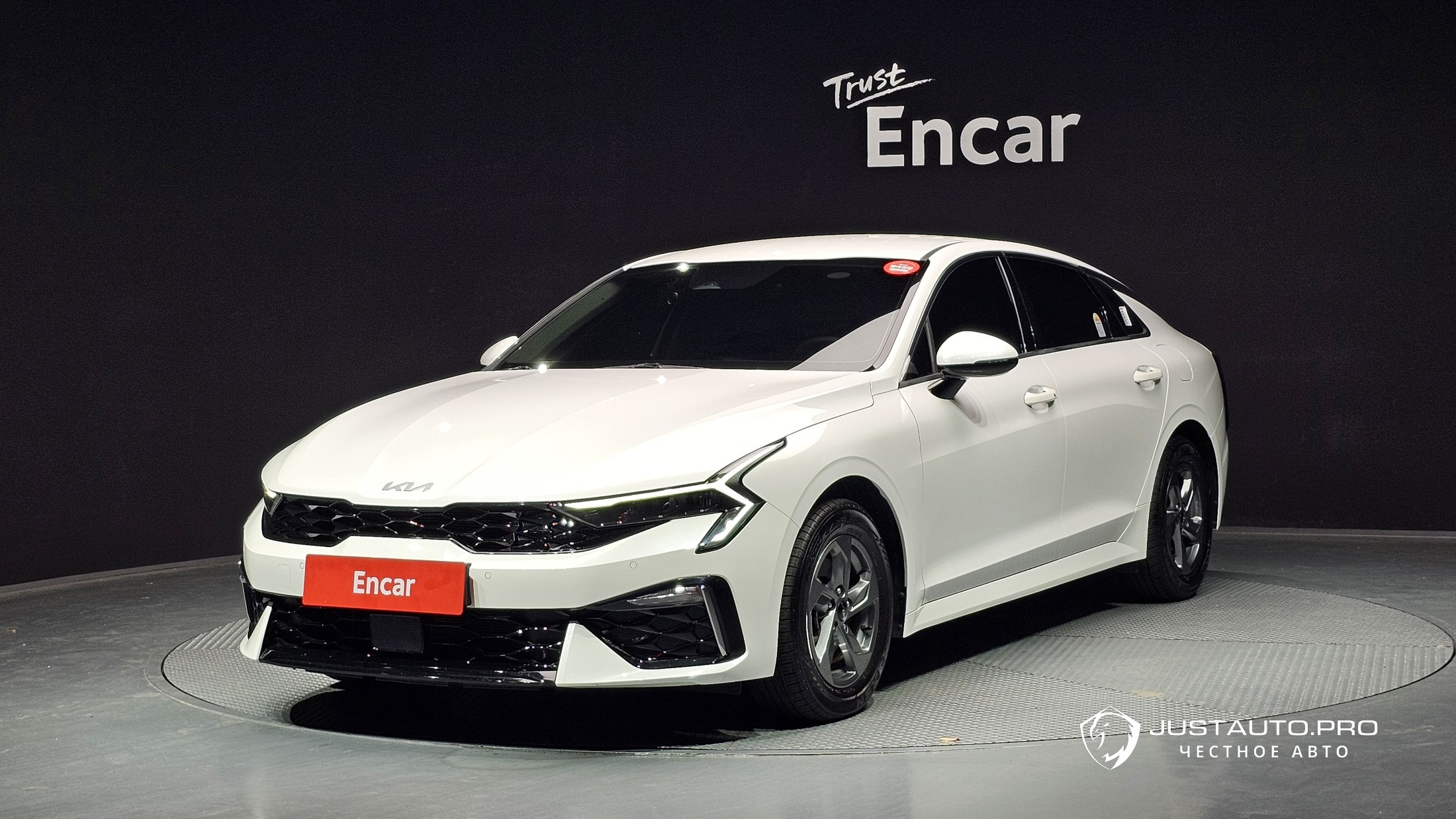 Автомобиль Kia K5