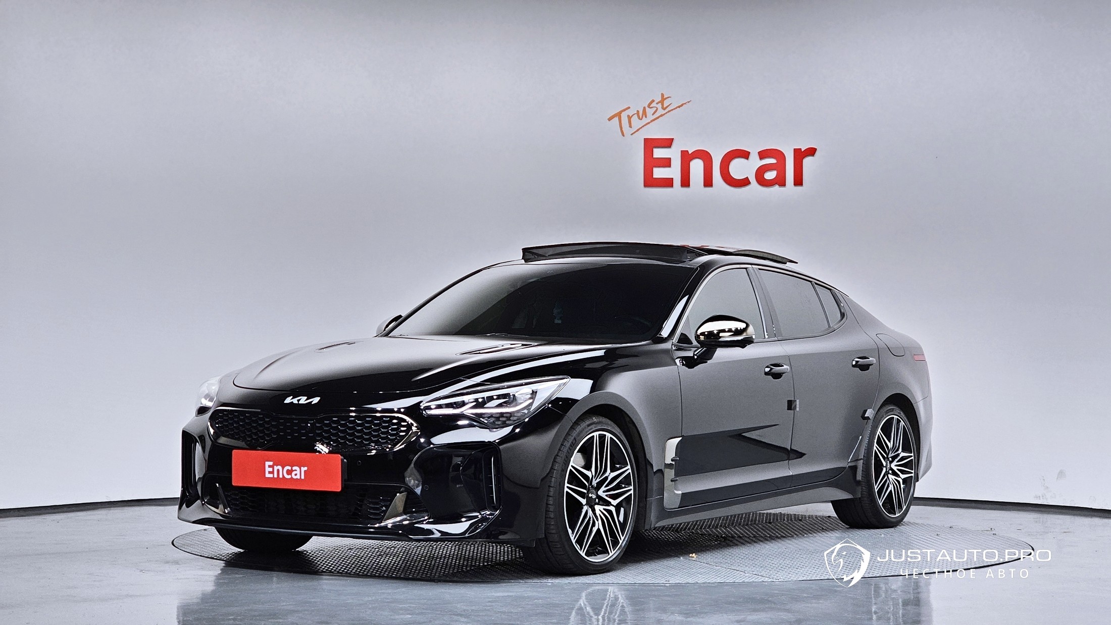 Автомобиль Kia Stinger