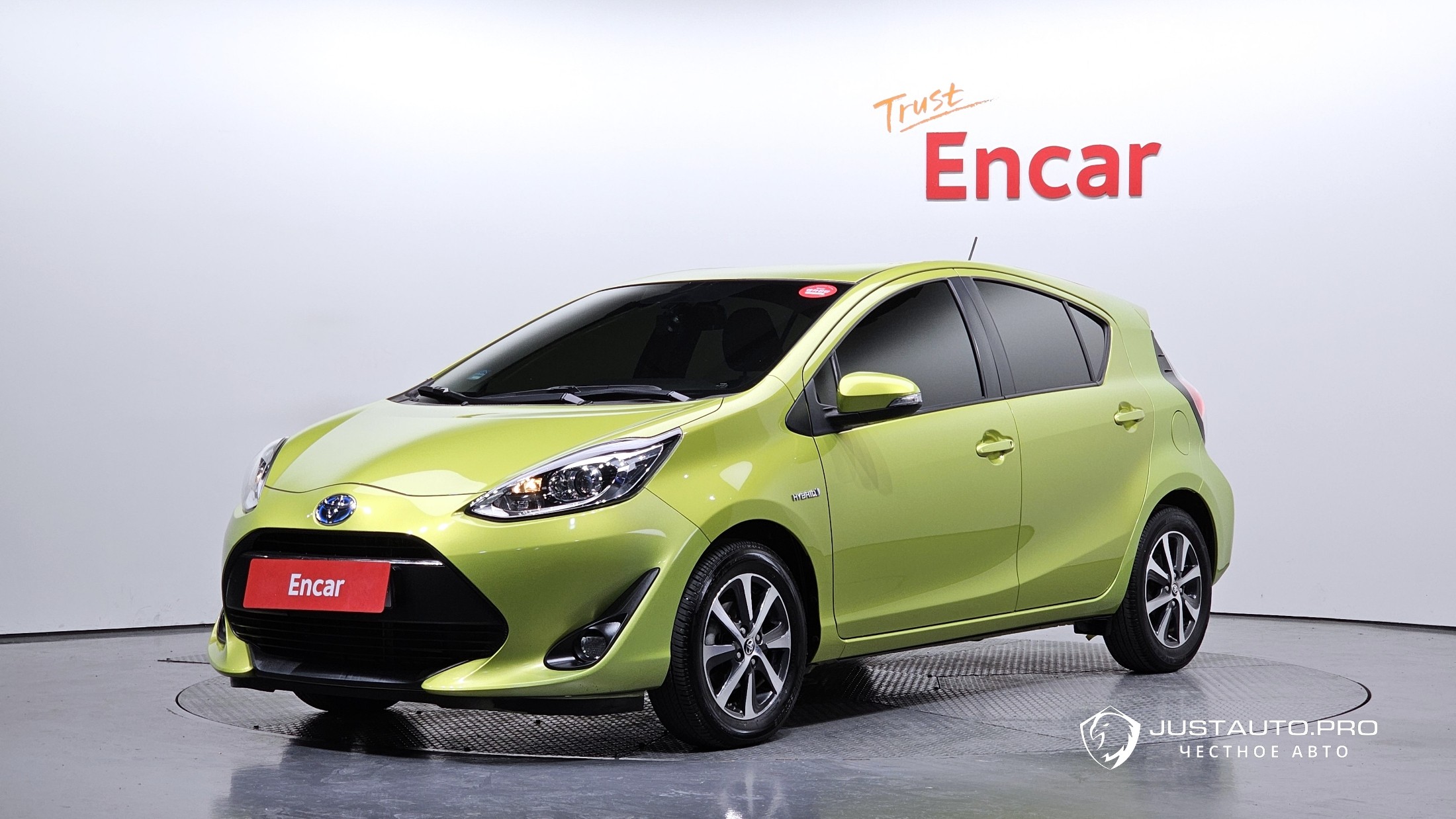 Автомобиль Toyota Prius