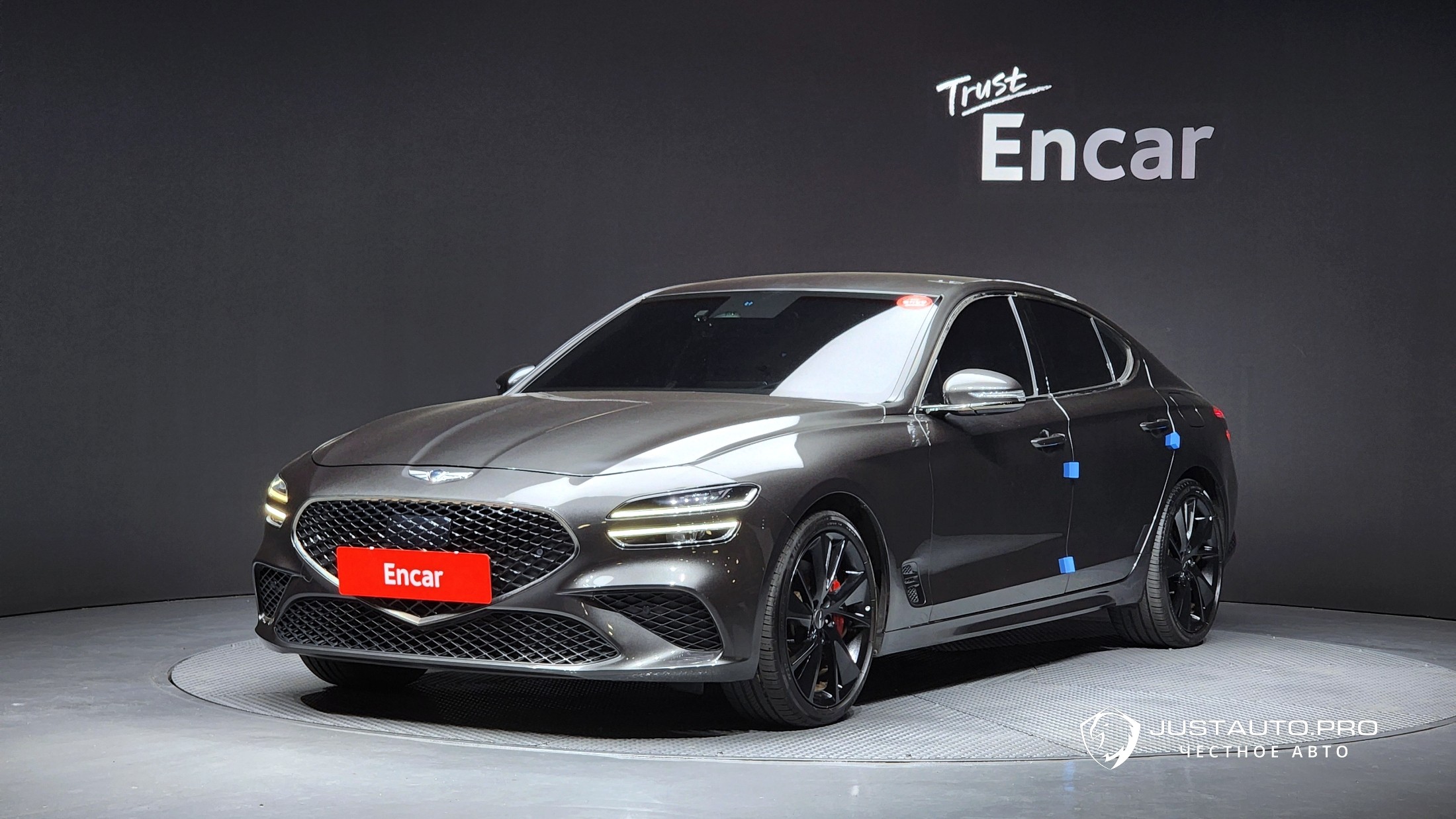 Автомобиль Genesis G70