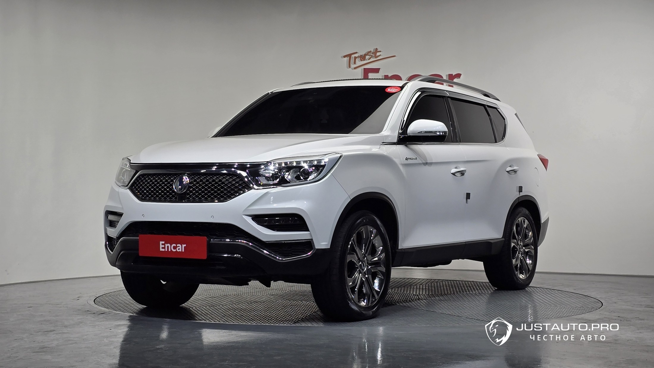 Автомобиль KG_Mobility_Ssangyong Rexton