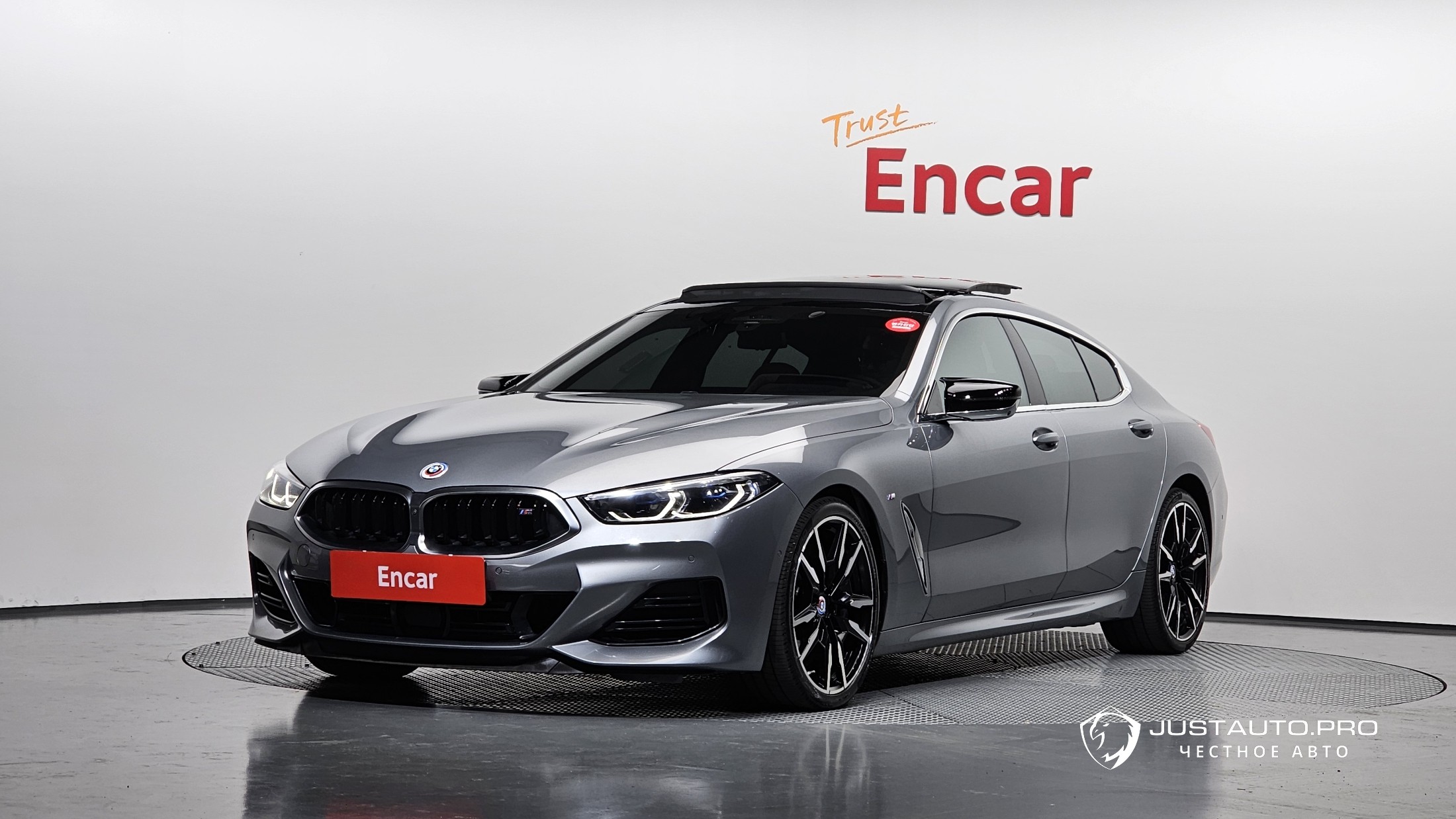 Автомобиль BMW 8-Series