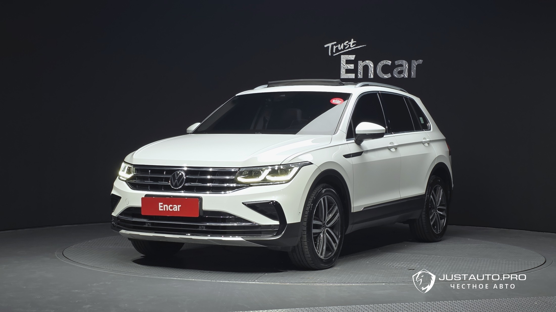 Автомобиль Volkswagen Tiguan