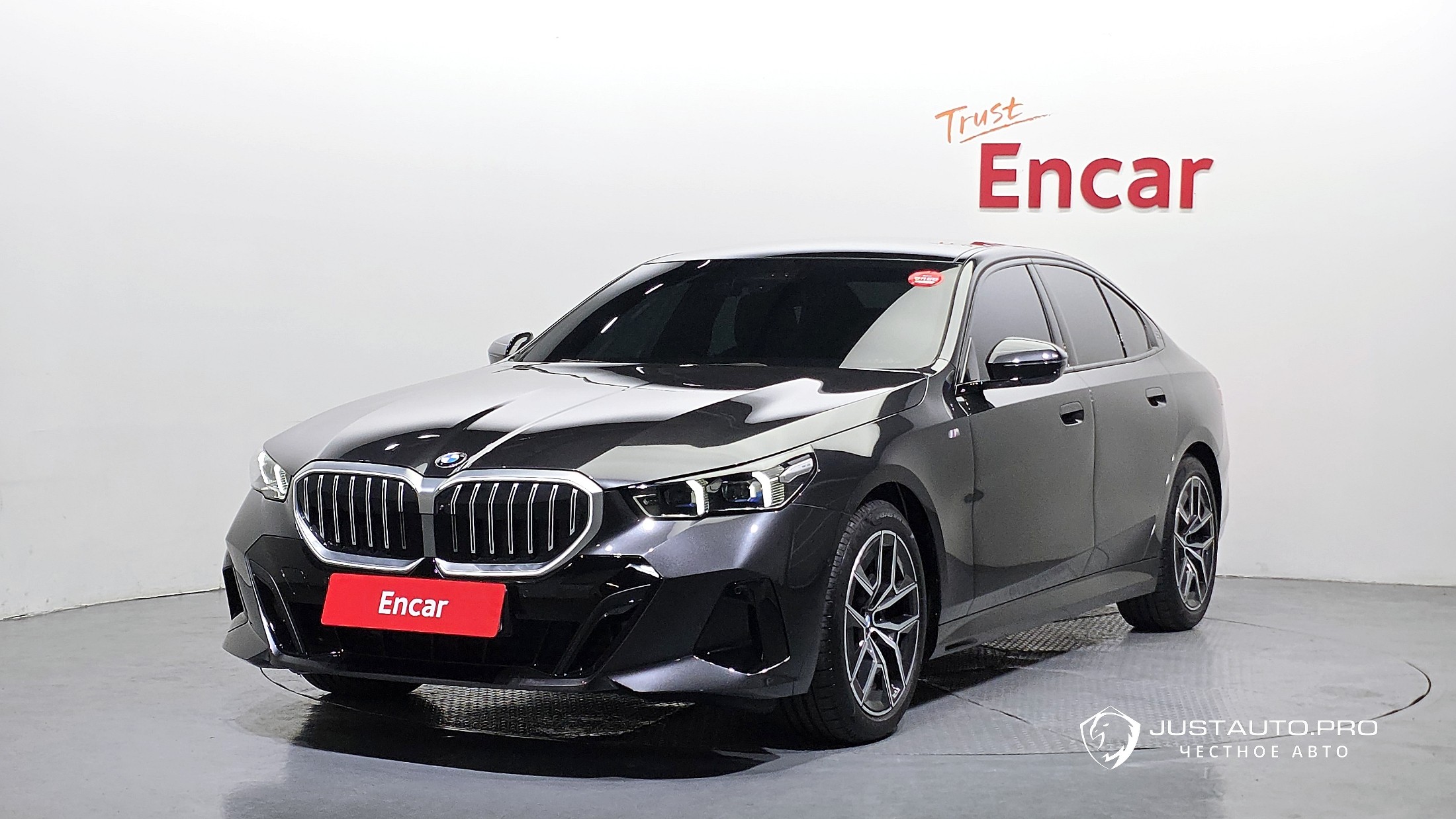 Автомобиль BMW 5-Series