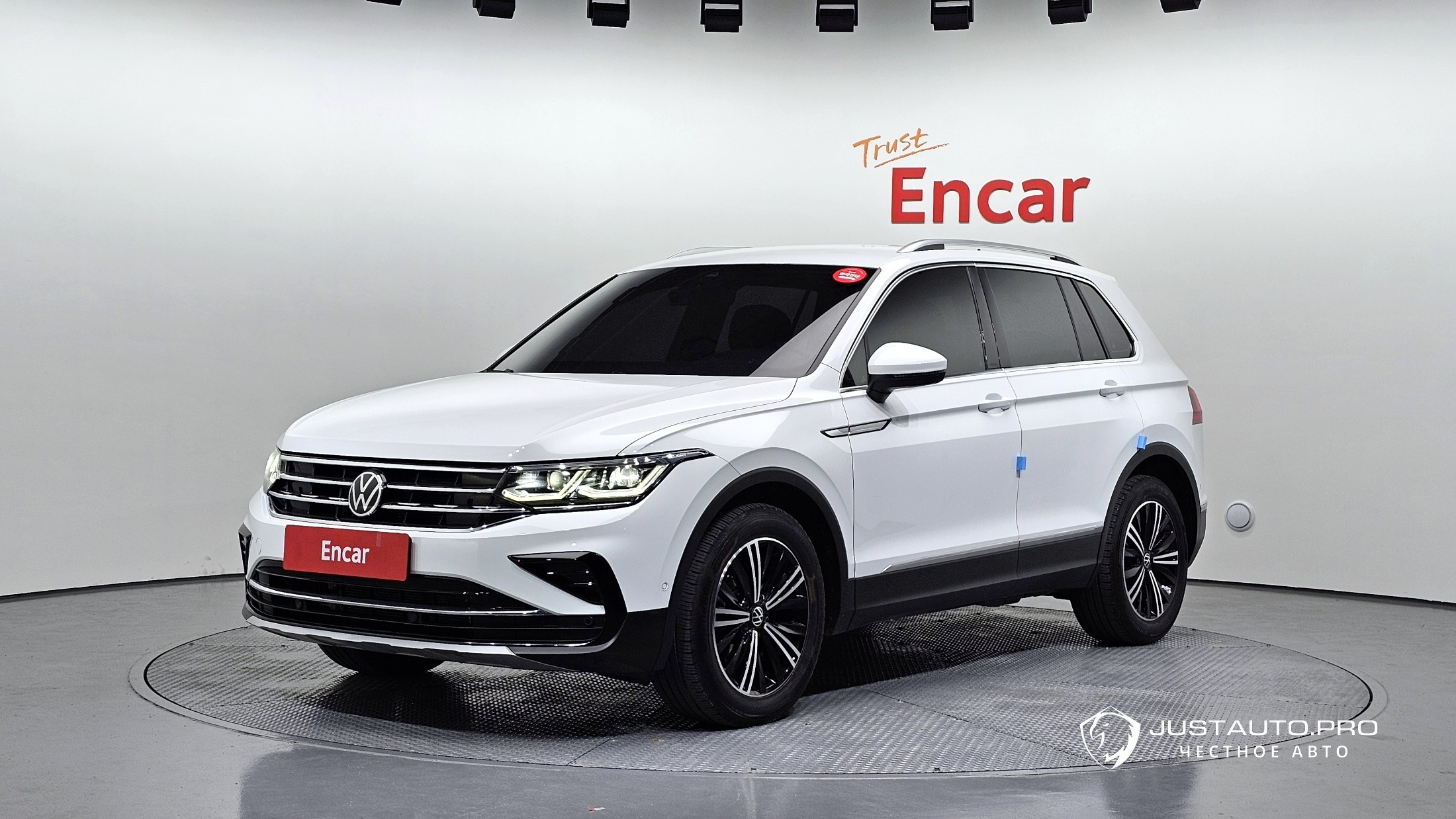 Автомобиль Volkswagen Tiguan