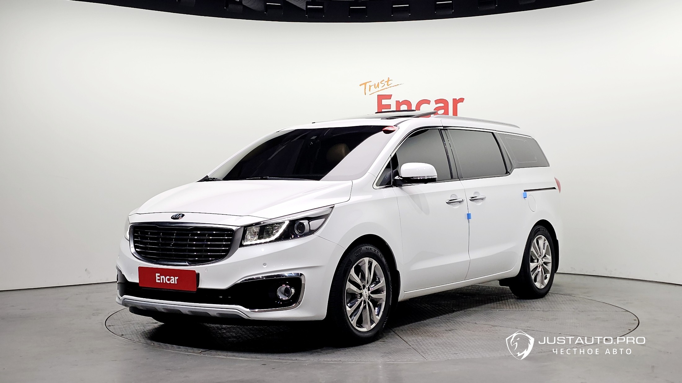 Автомобиль Kia Canival