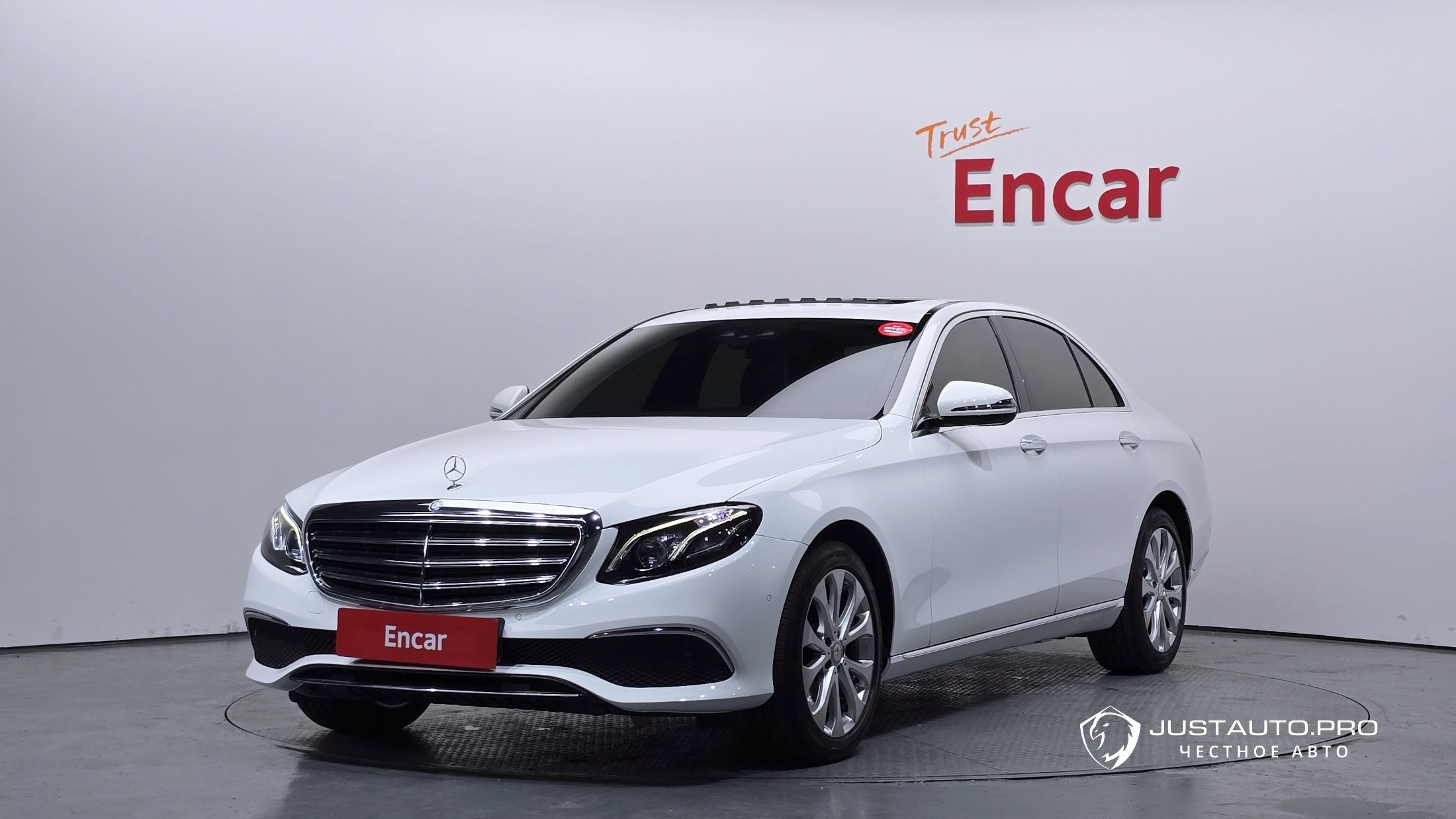Автомобиль Mercedes-Benz E-Class