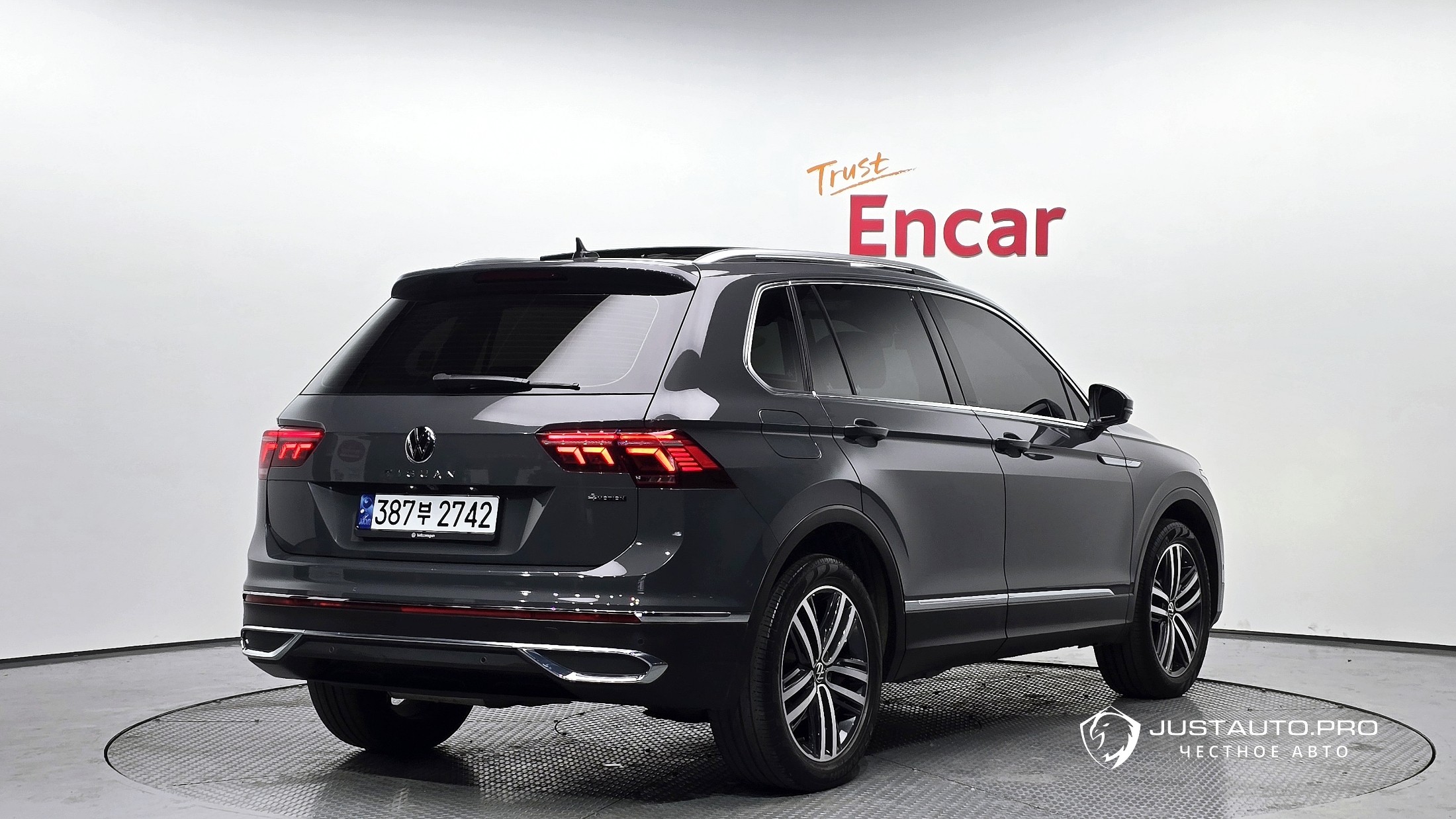 Автомобиль Volkswagen Tiguan