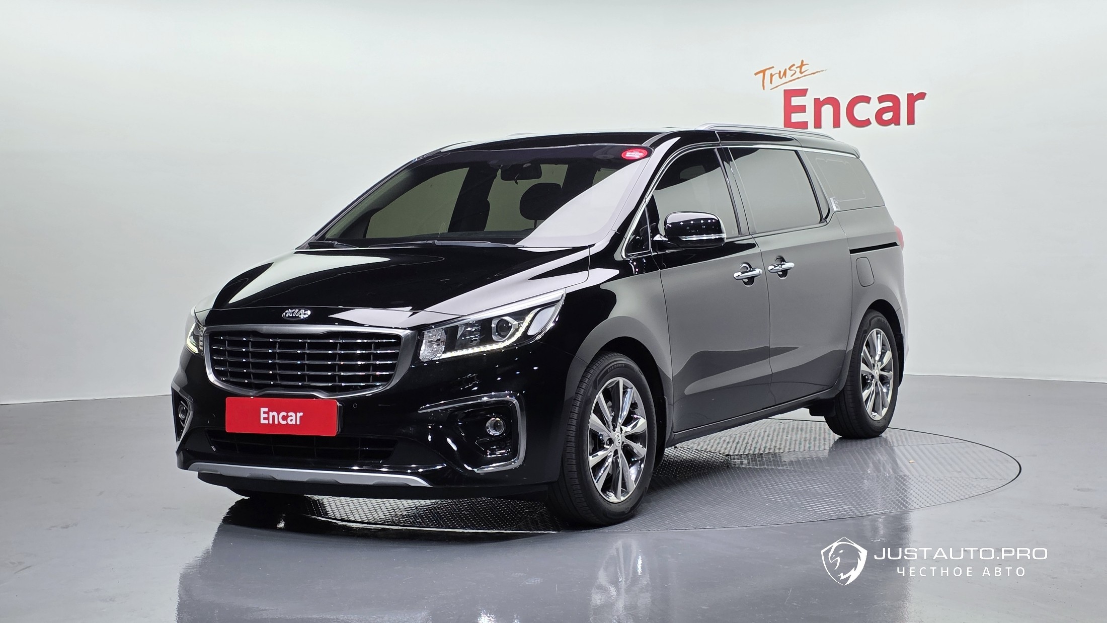 Автомобиль Kia Canival