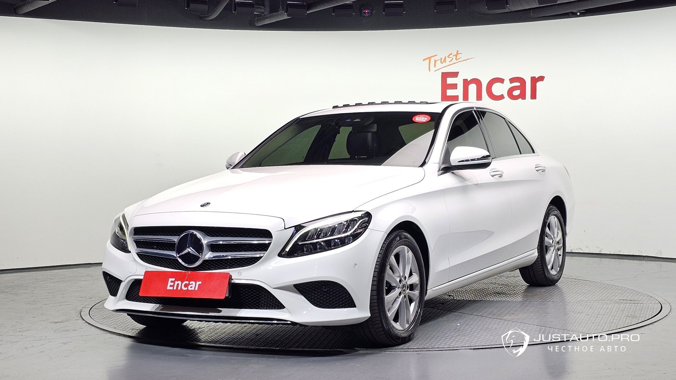 Автомобиль Mercedes-Benz C-Class