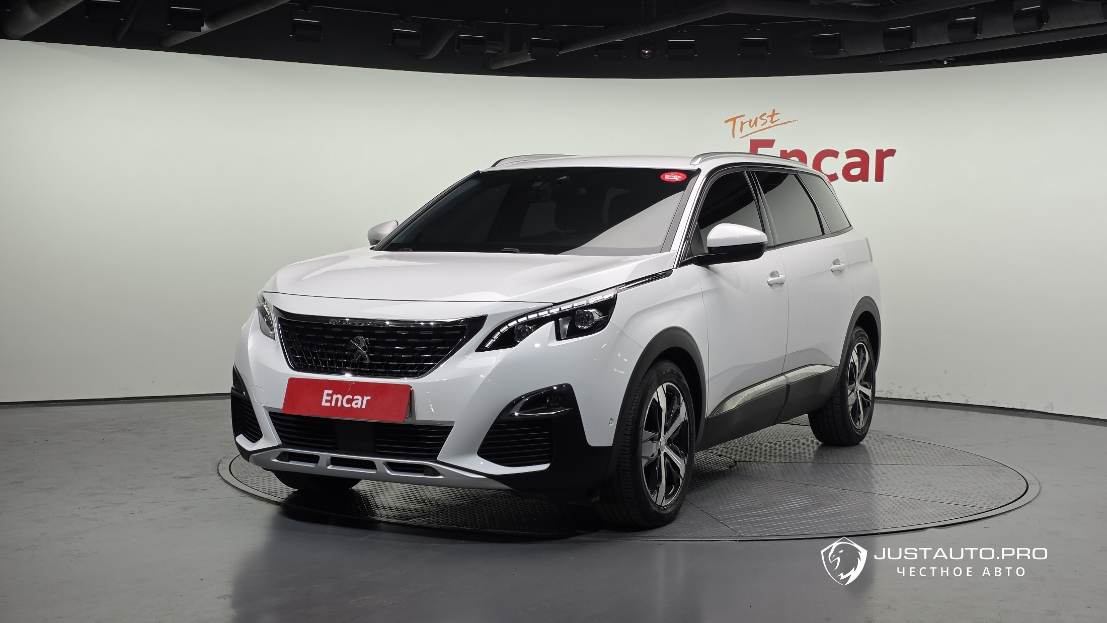 Автомобиль Peugeot 5008