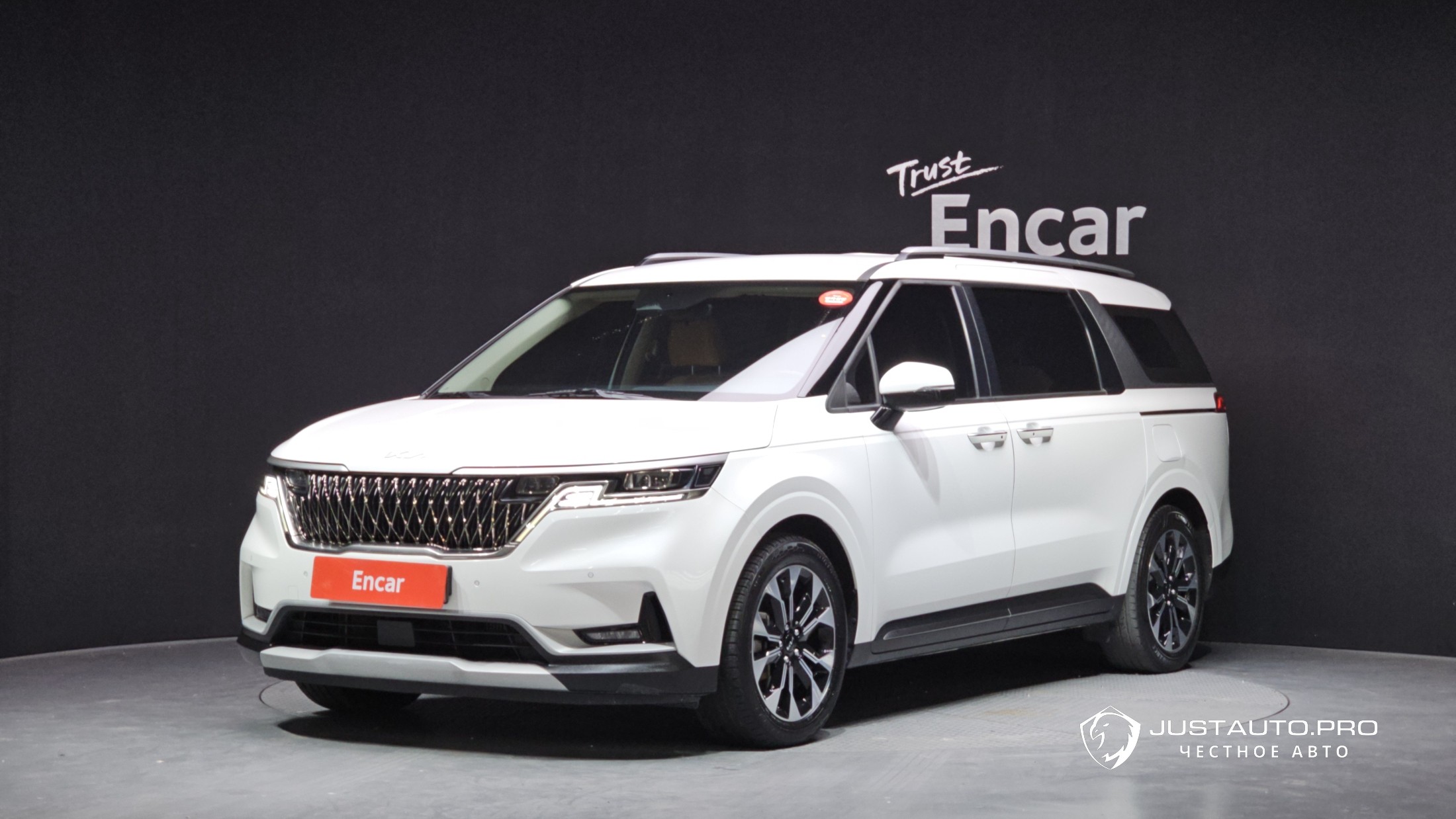Автомобиль Kia Canival