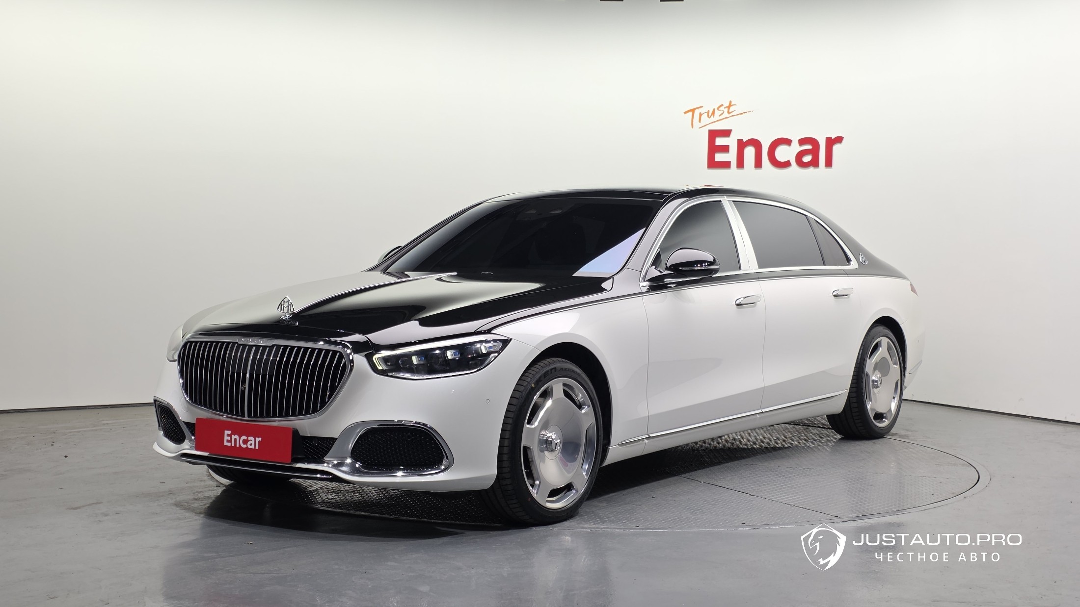Автомобиль Mercedes-Benz S-Class