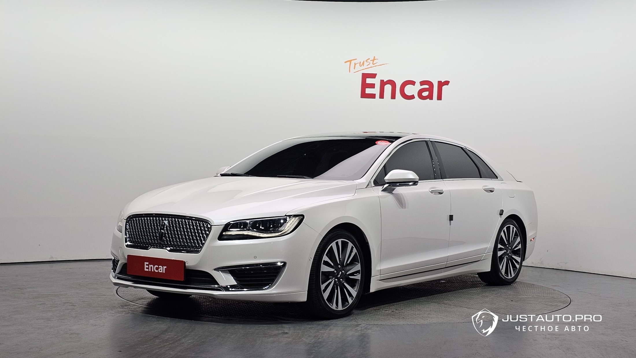 Автомобиль Lincoln MKZ