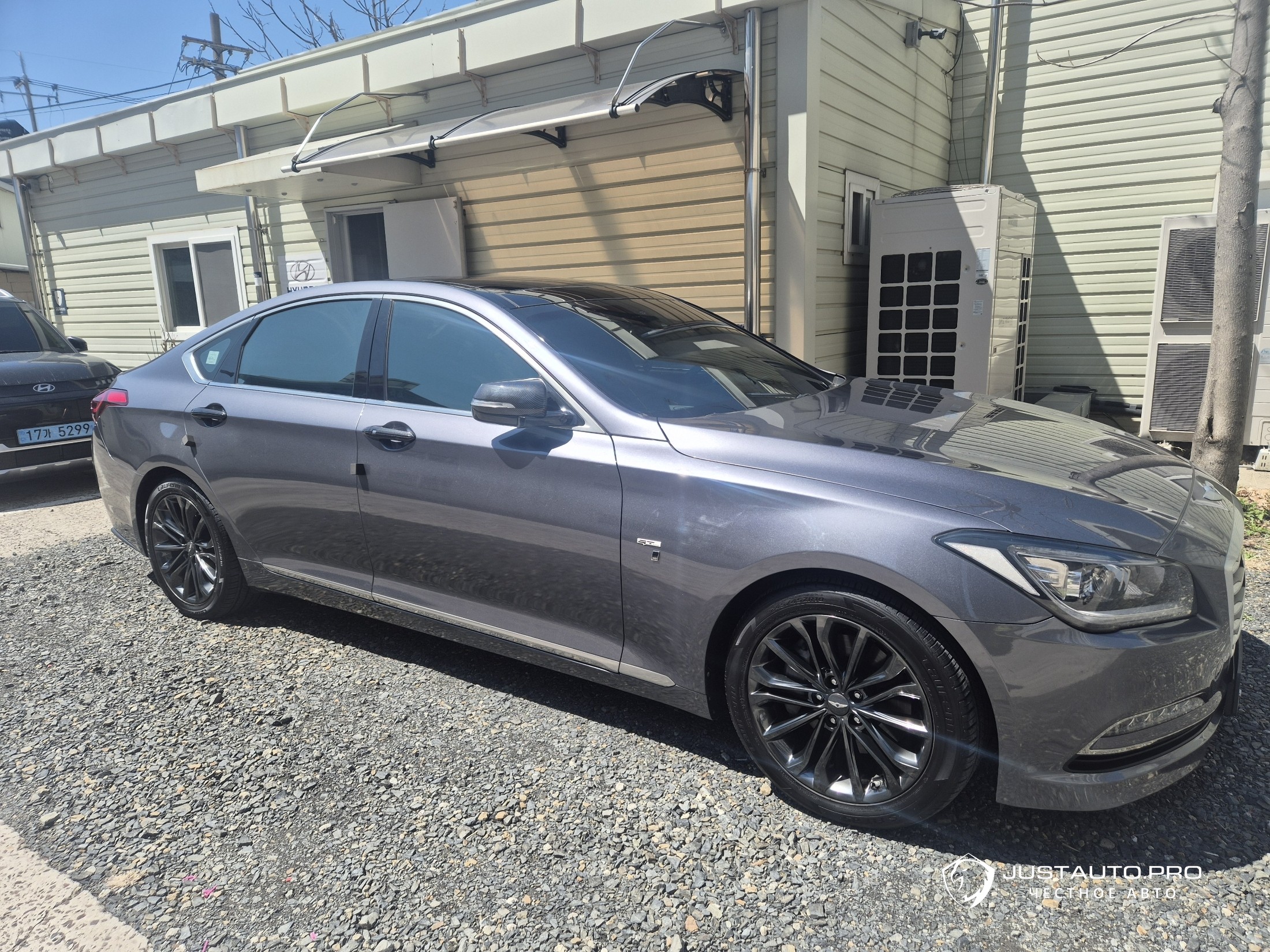 Автомобиль Hyundai Genesis