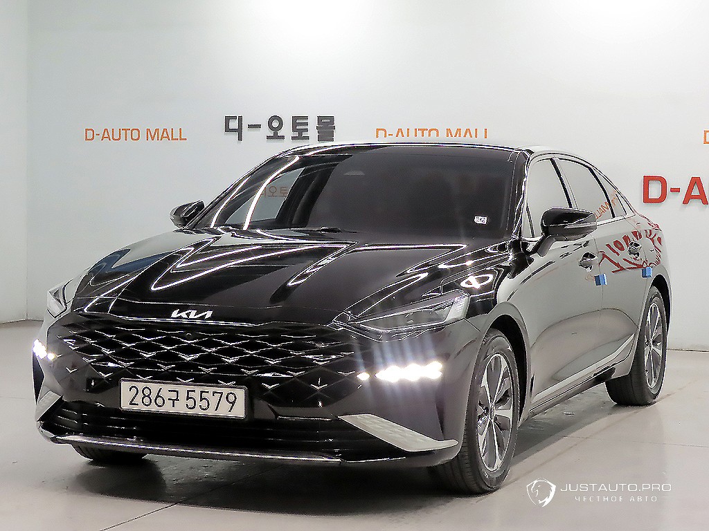 Автомобиль Kia K8