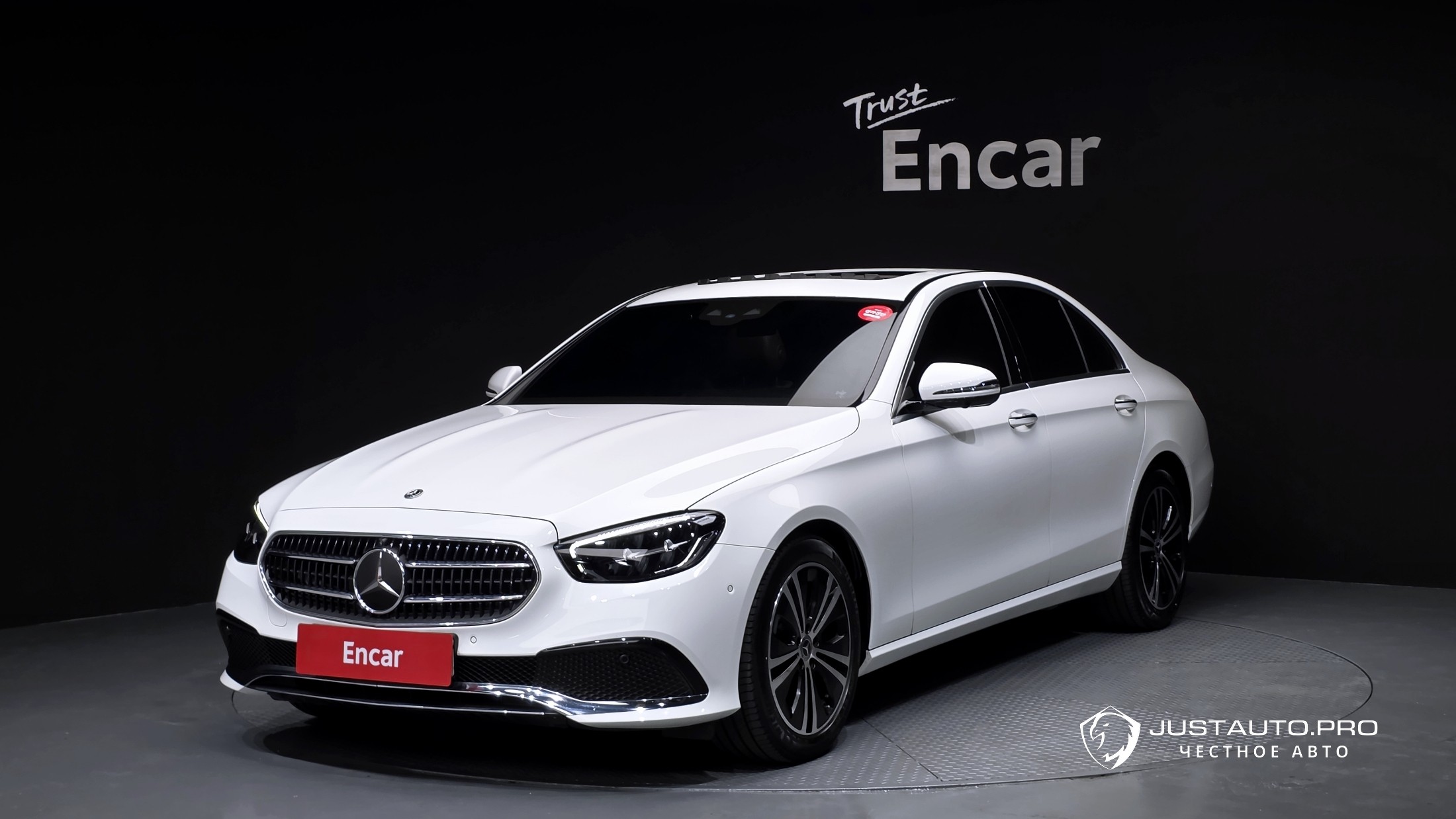 Автомобиль Mercedes-Benz E-Class