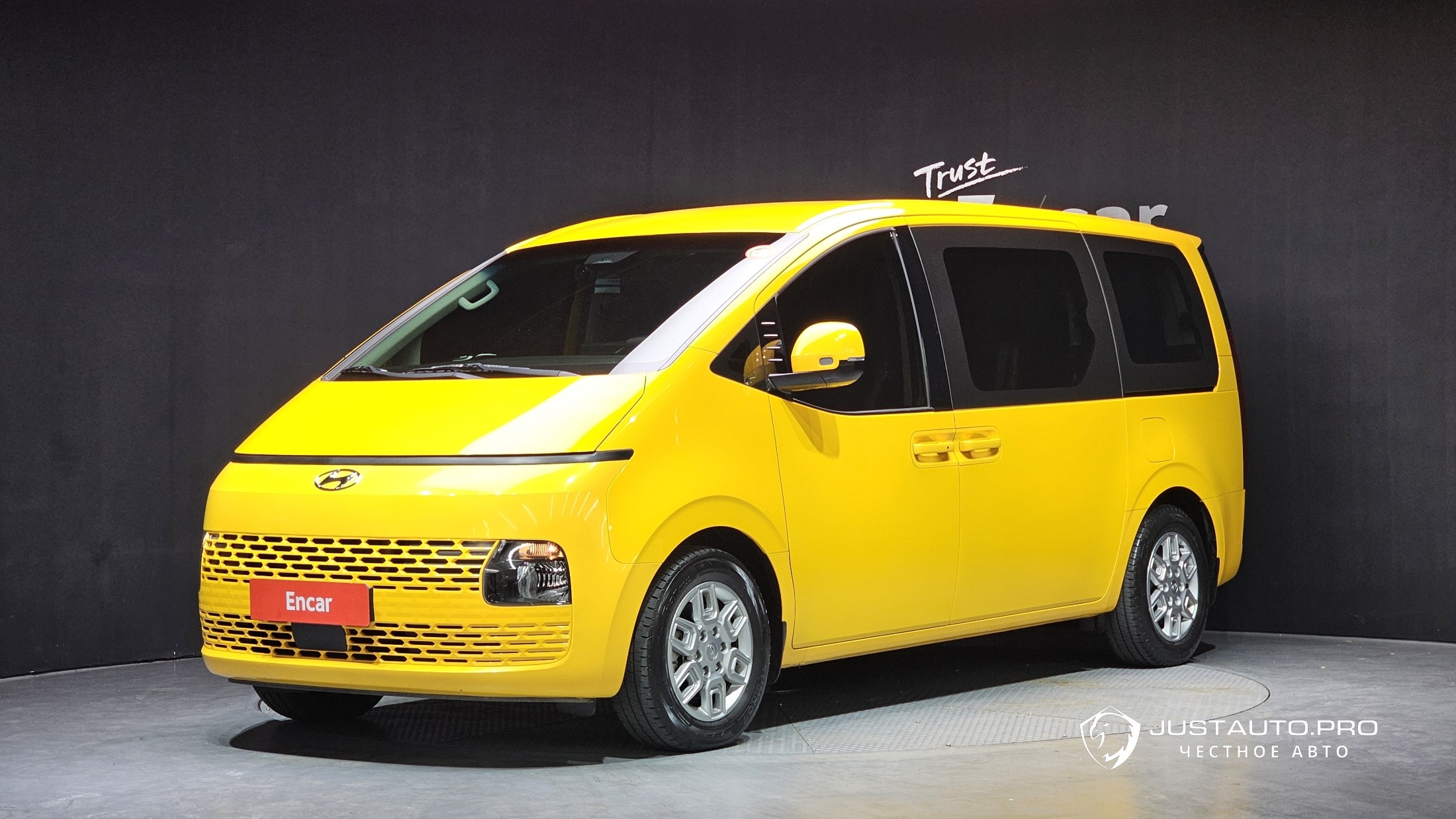 Автомобиль Hyundai Staria
