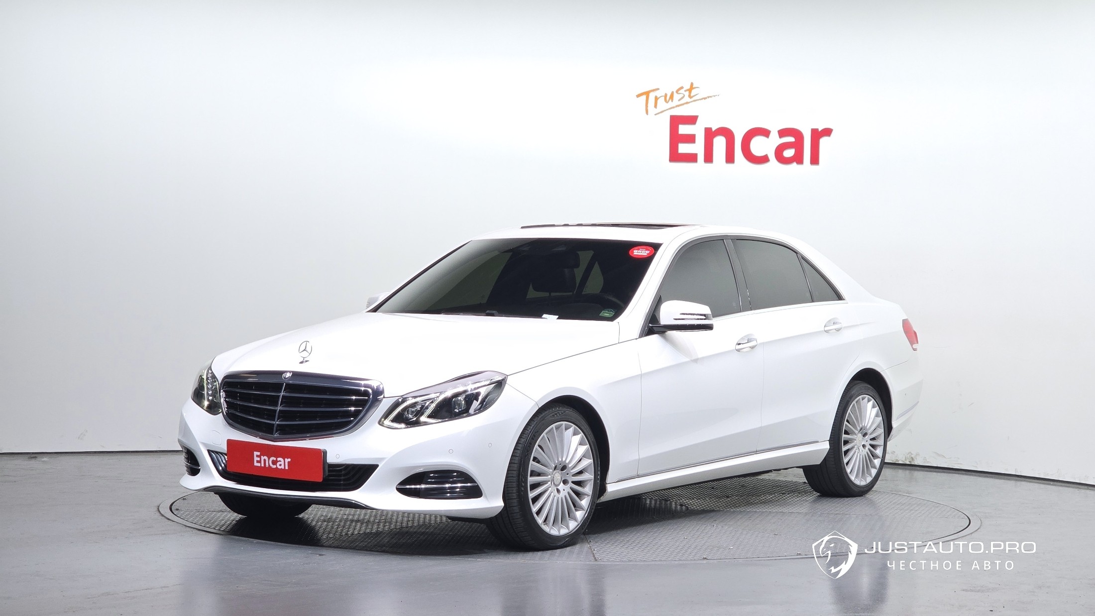 Автомобиль Mercedes-Benz E-Class