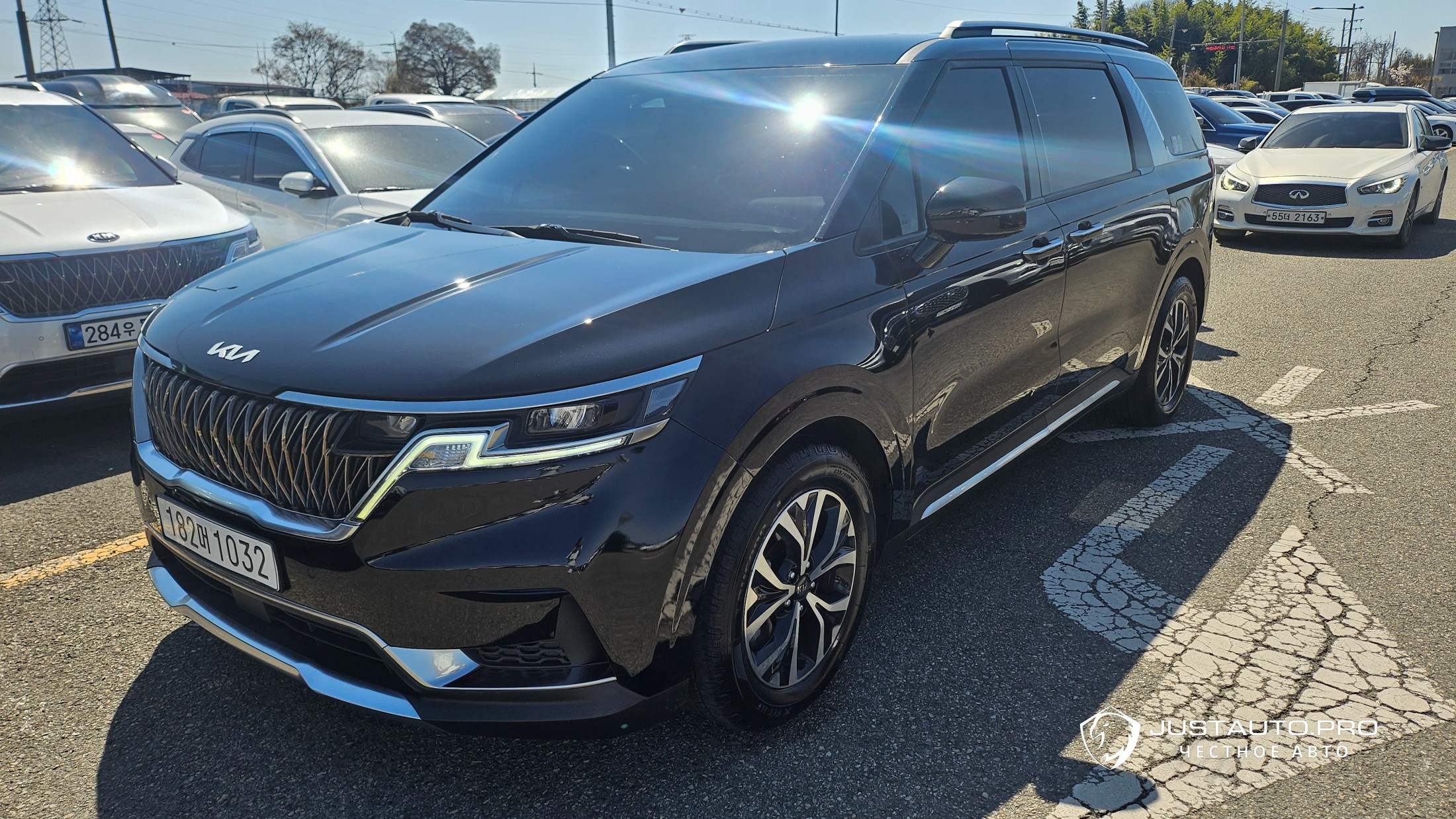Автомобиль Kia Canival