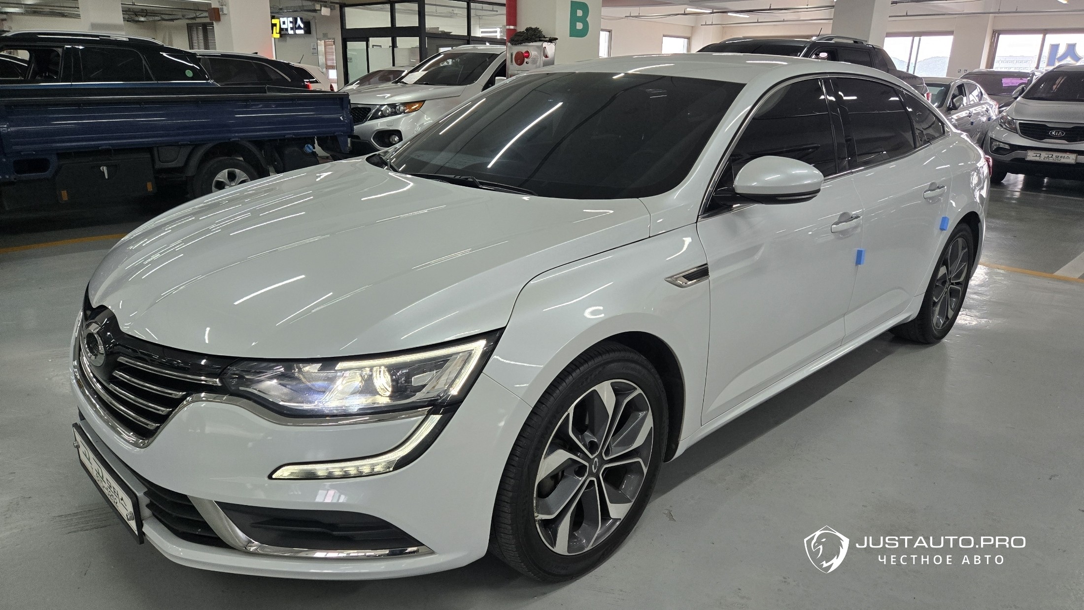 Автомобиль Renault-KoreaSamsung SM6