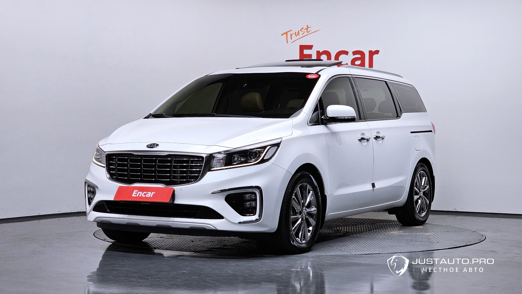 Автомобиль Kia Canival