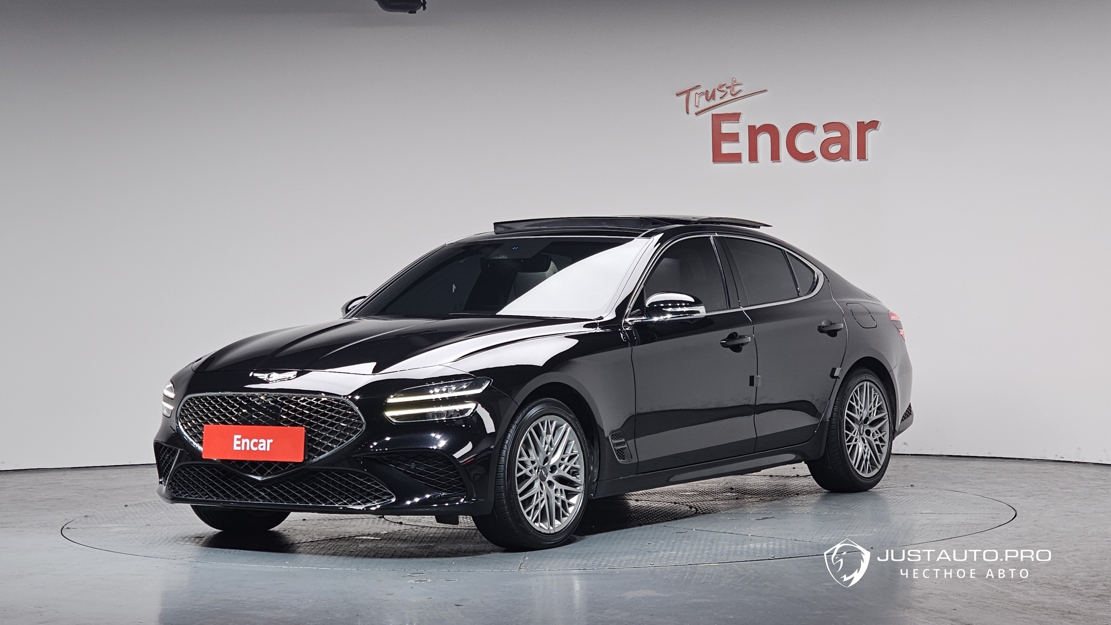 Автомобиль Genesis G70