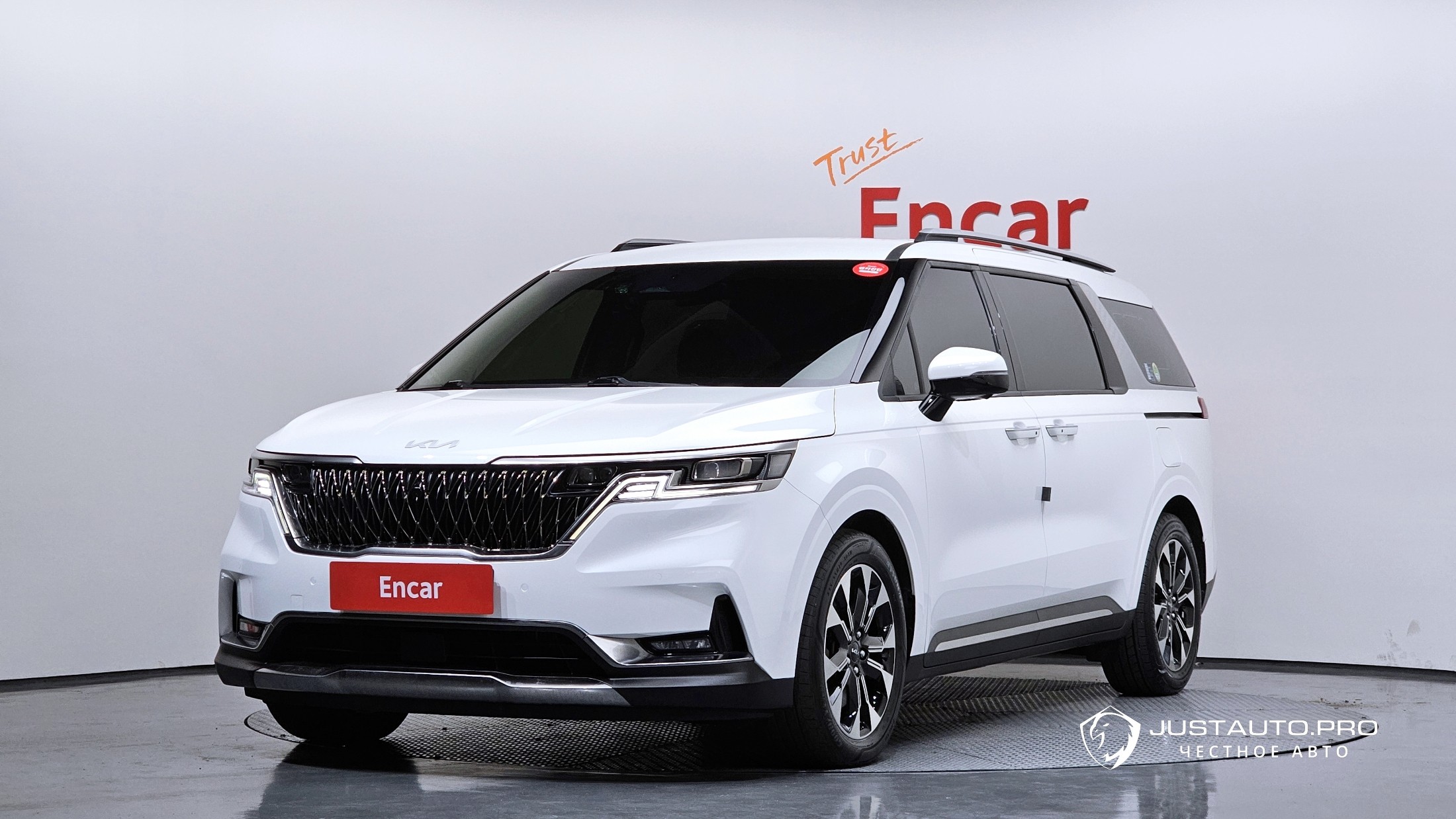 Автомобиль Kia Canival