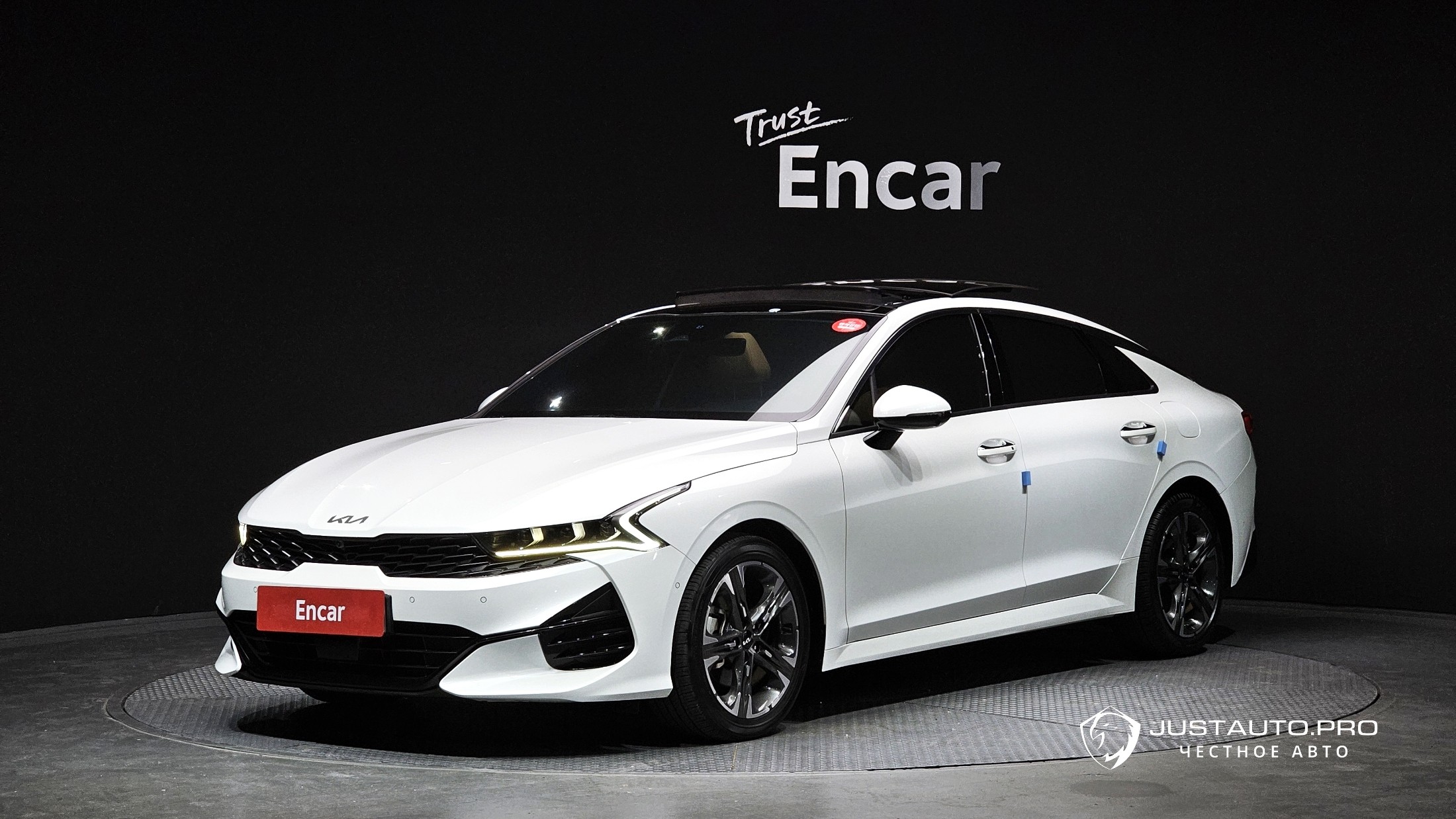 Автомобиль Kia K5