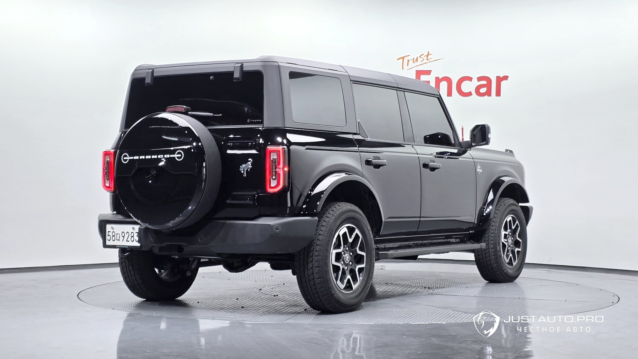 Автомобиль Ford Bronco