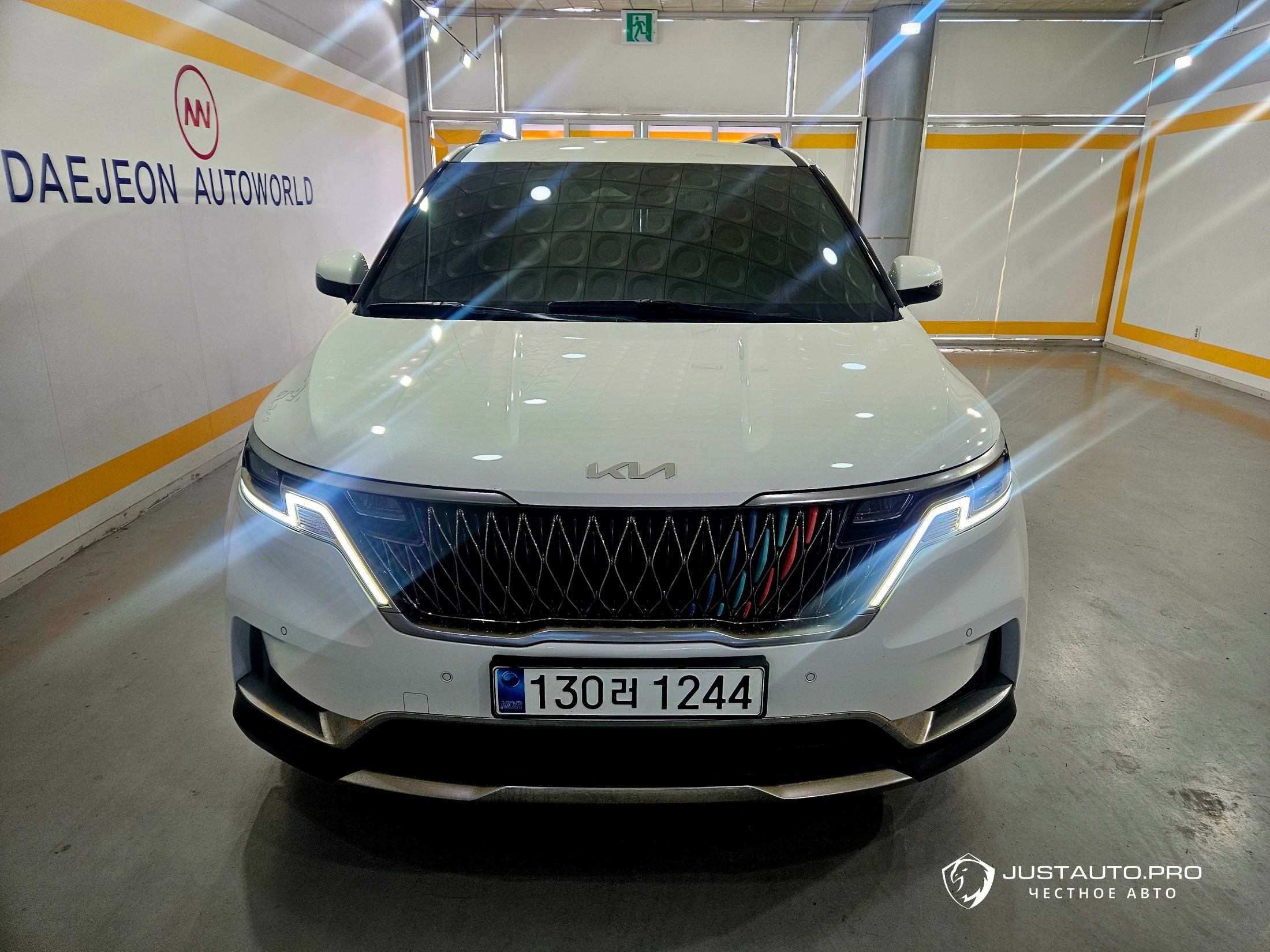 Автомобиль Kia Canival