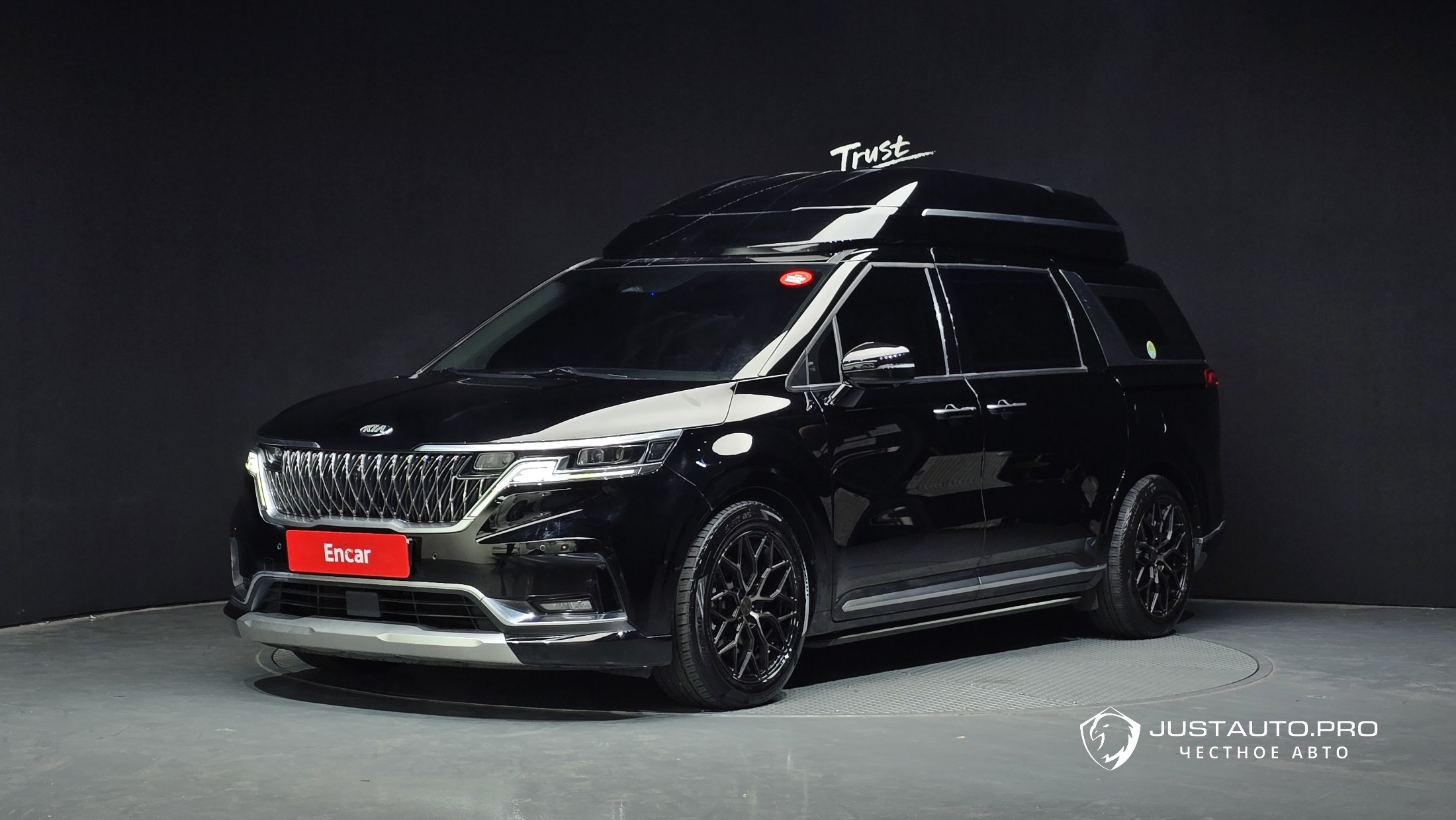 Автомобиль Kia Canival