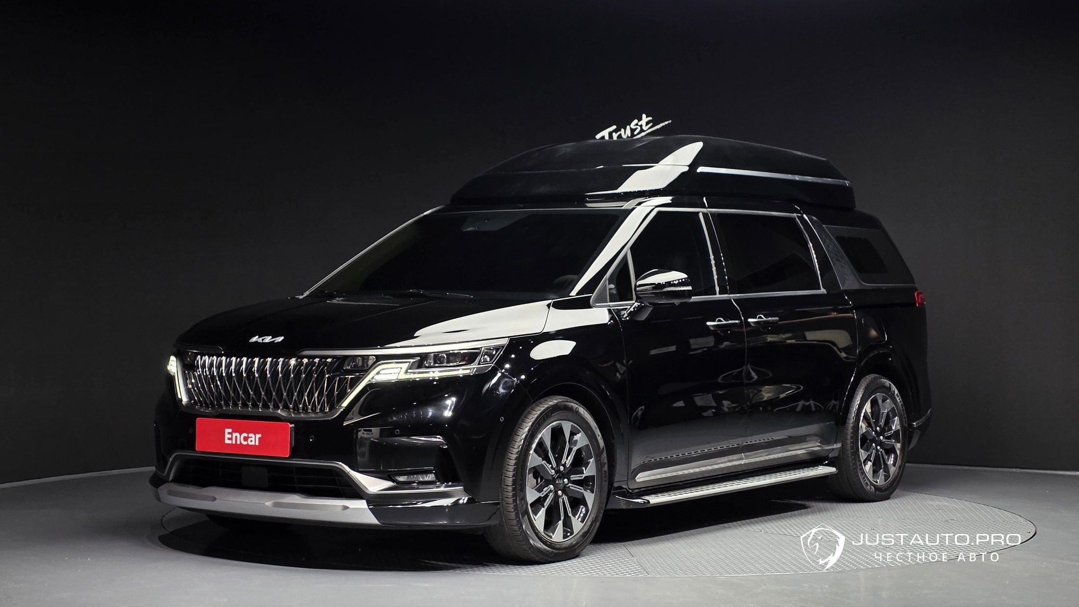 Автомобиль Kia Canival