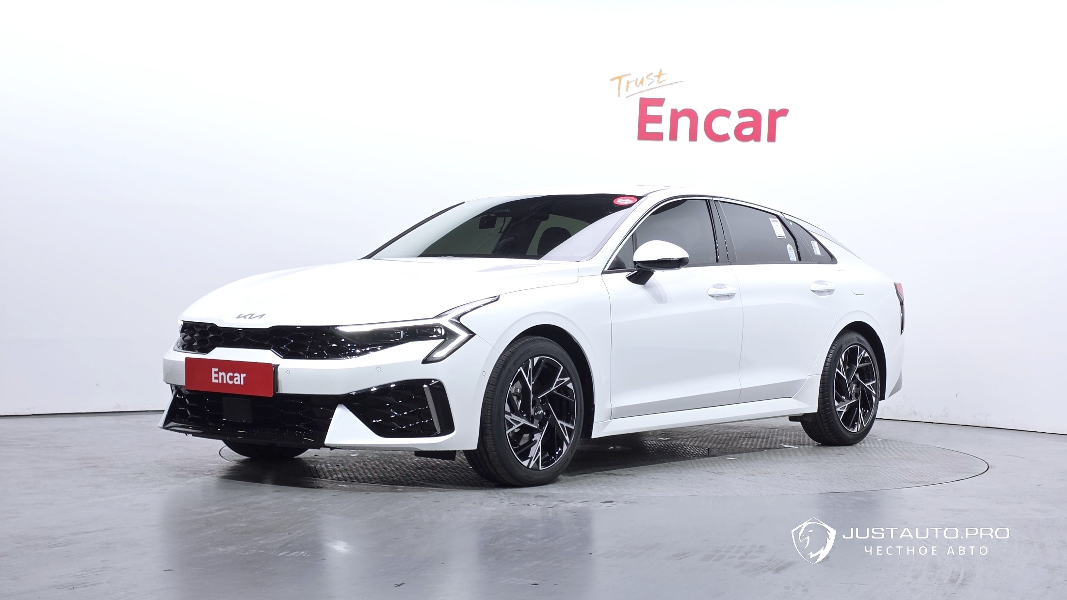 Автомобиль Kia K5