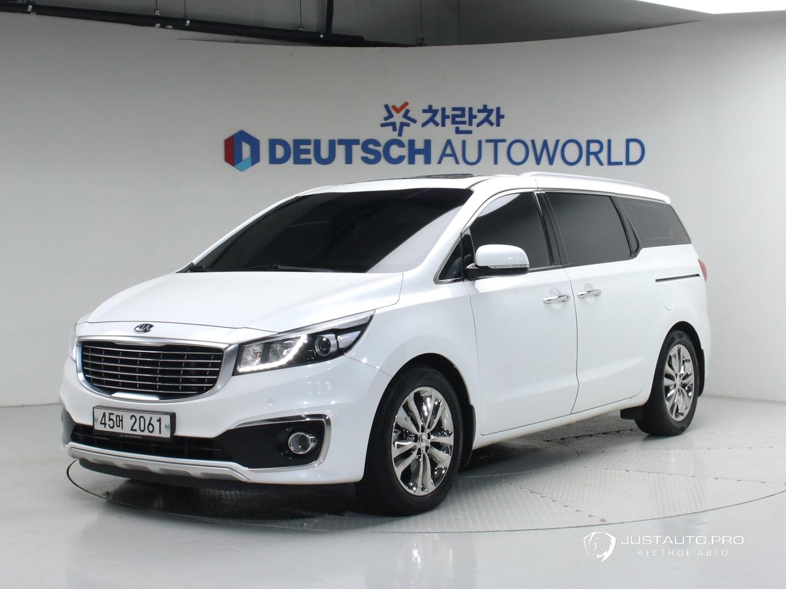 Автомобиль Kia Canival