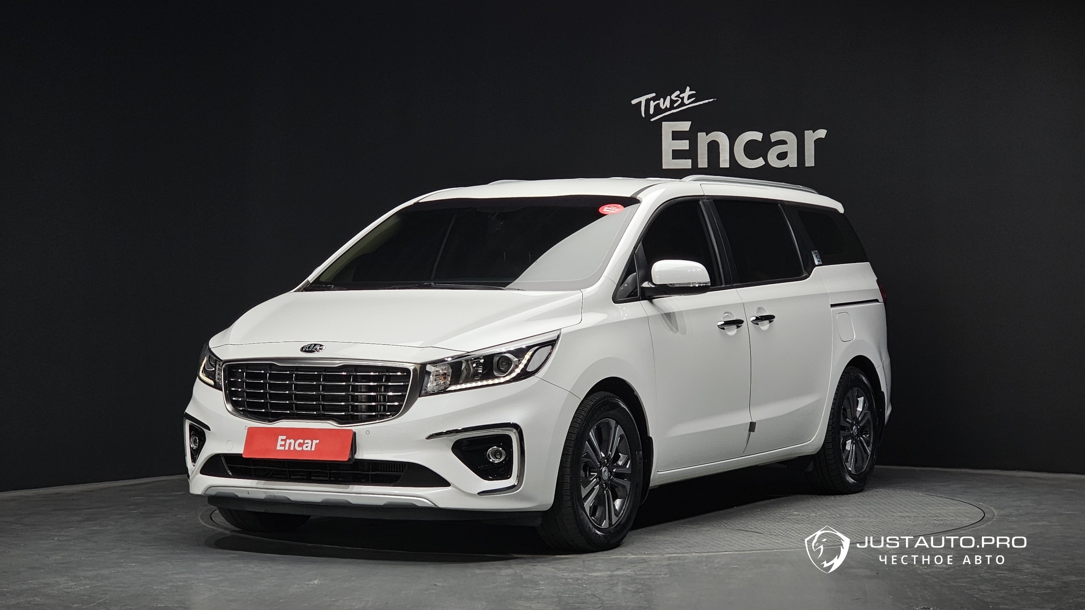 Автомобиль Kia Canival