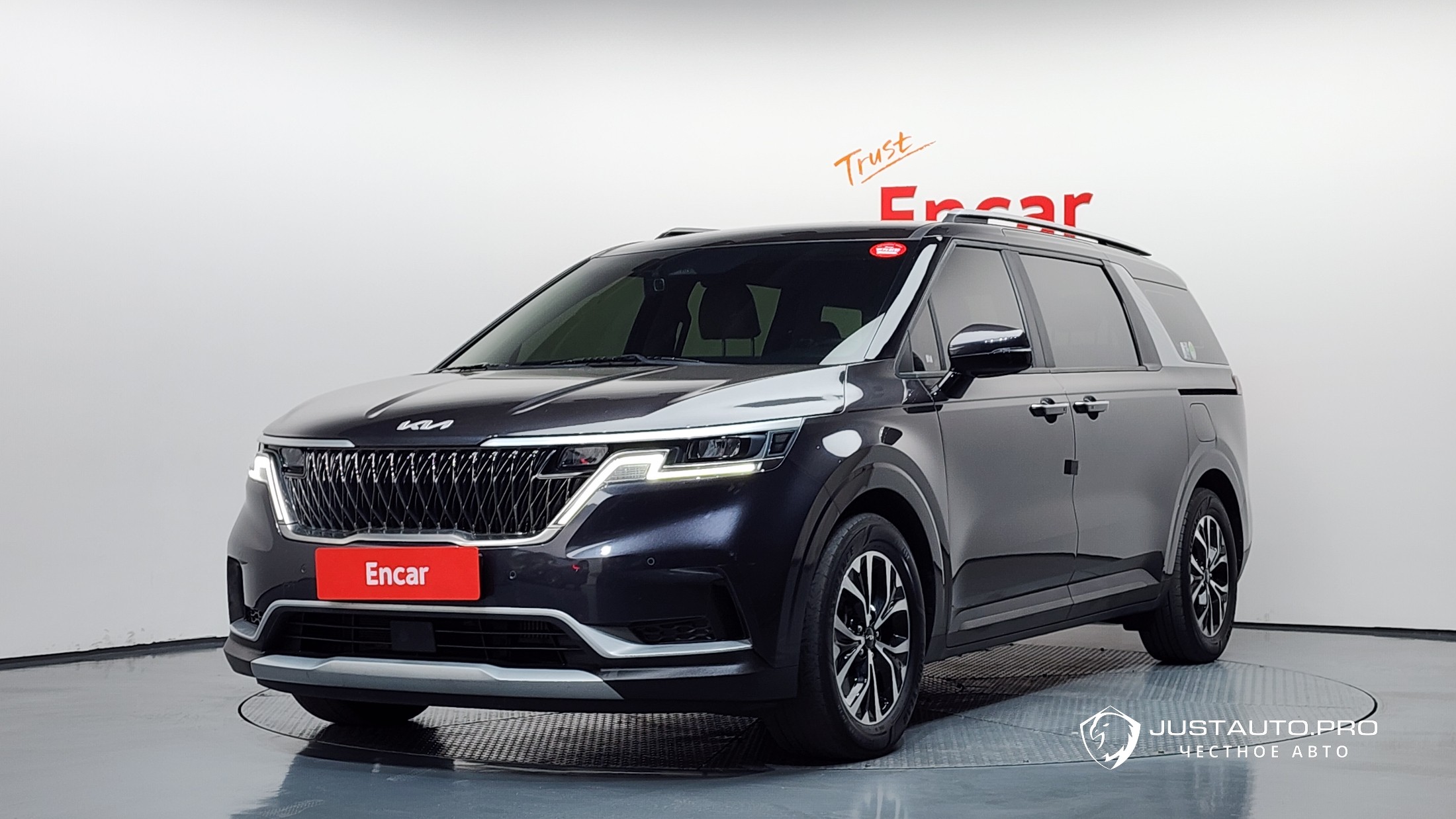 Автомобиль Kia Canival