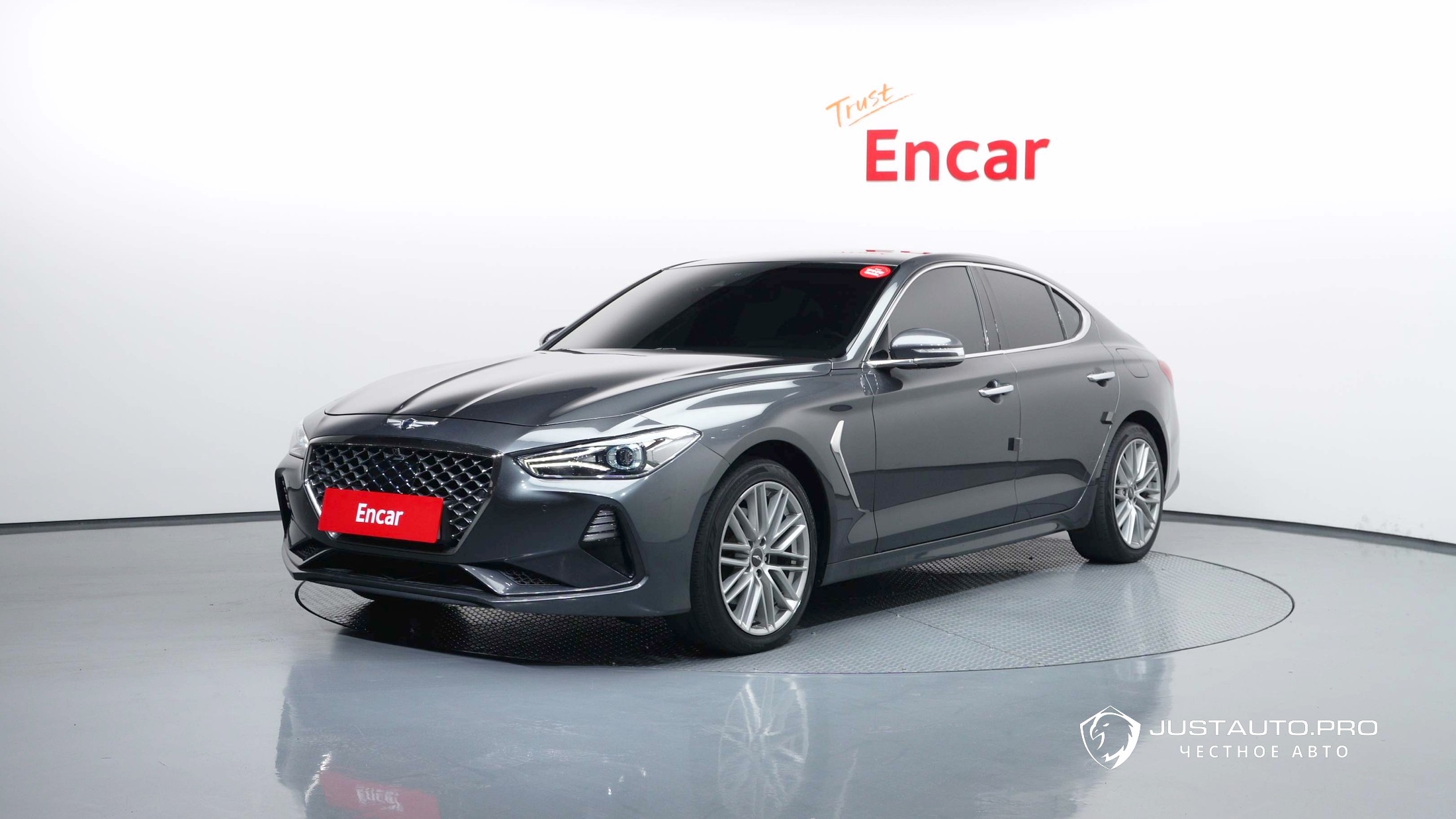 Автомобиль Genesis G70