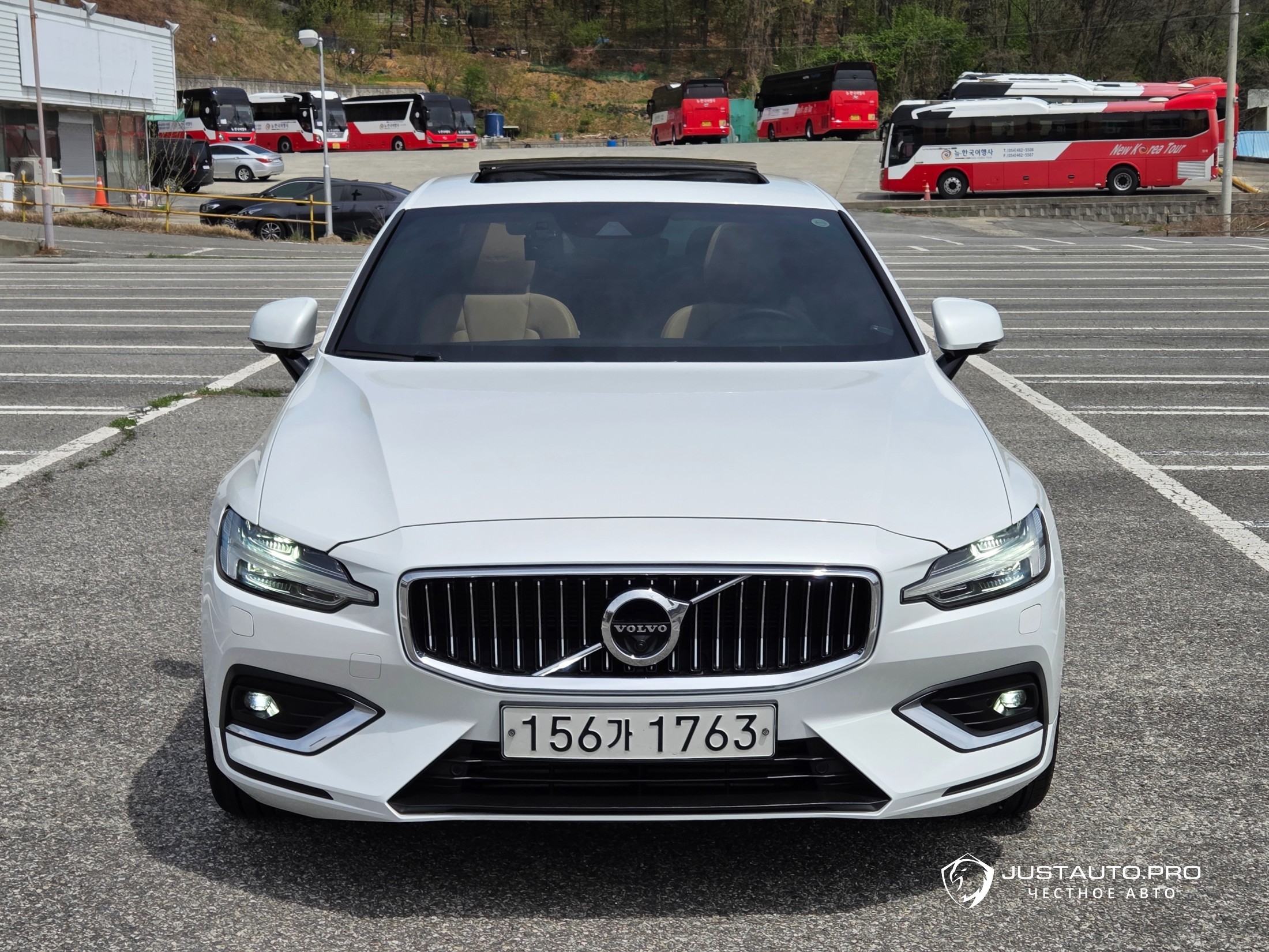 Автомобиль Volvo S60