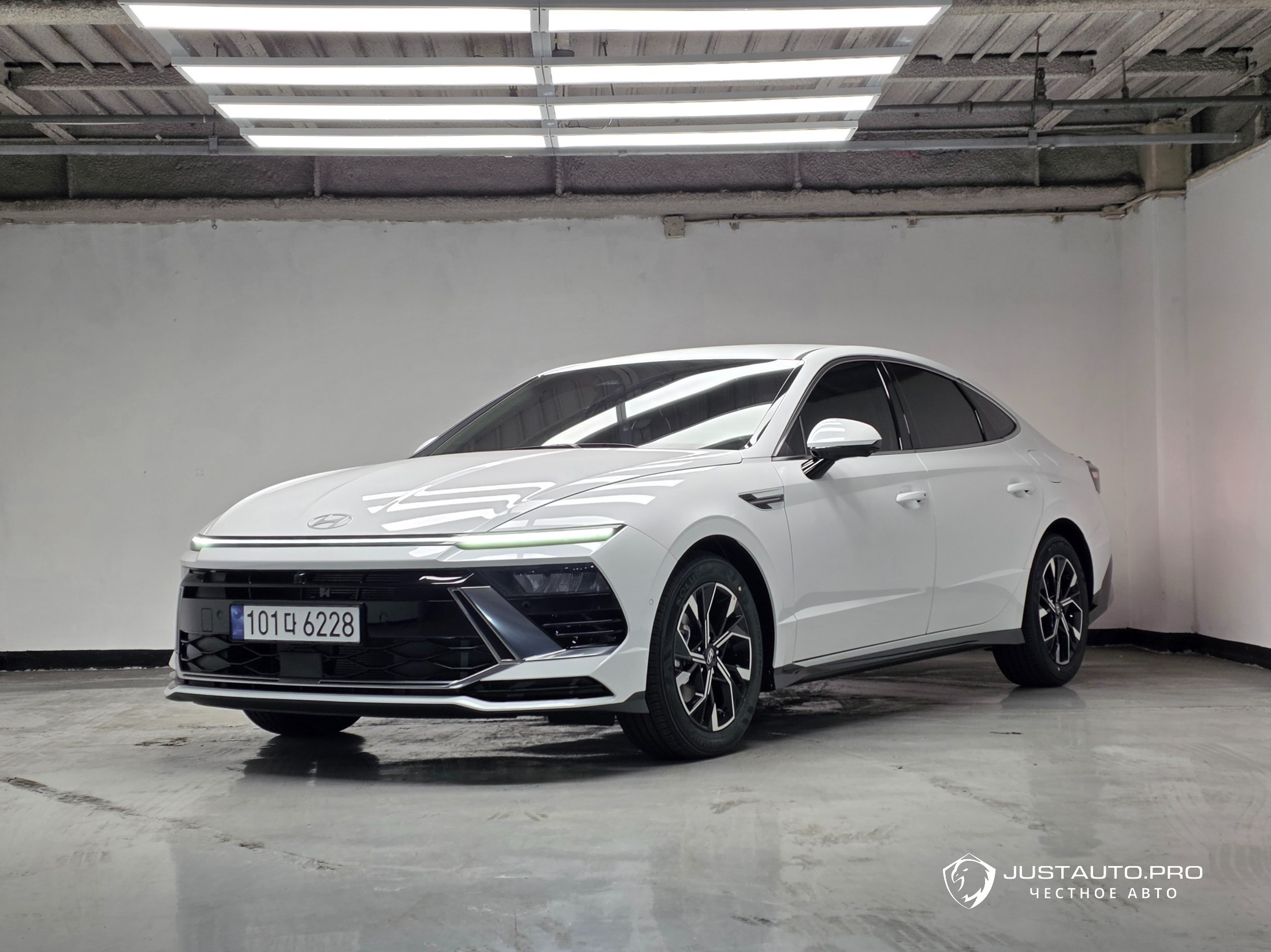 Автомобиль Hyundai Sonata