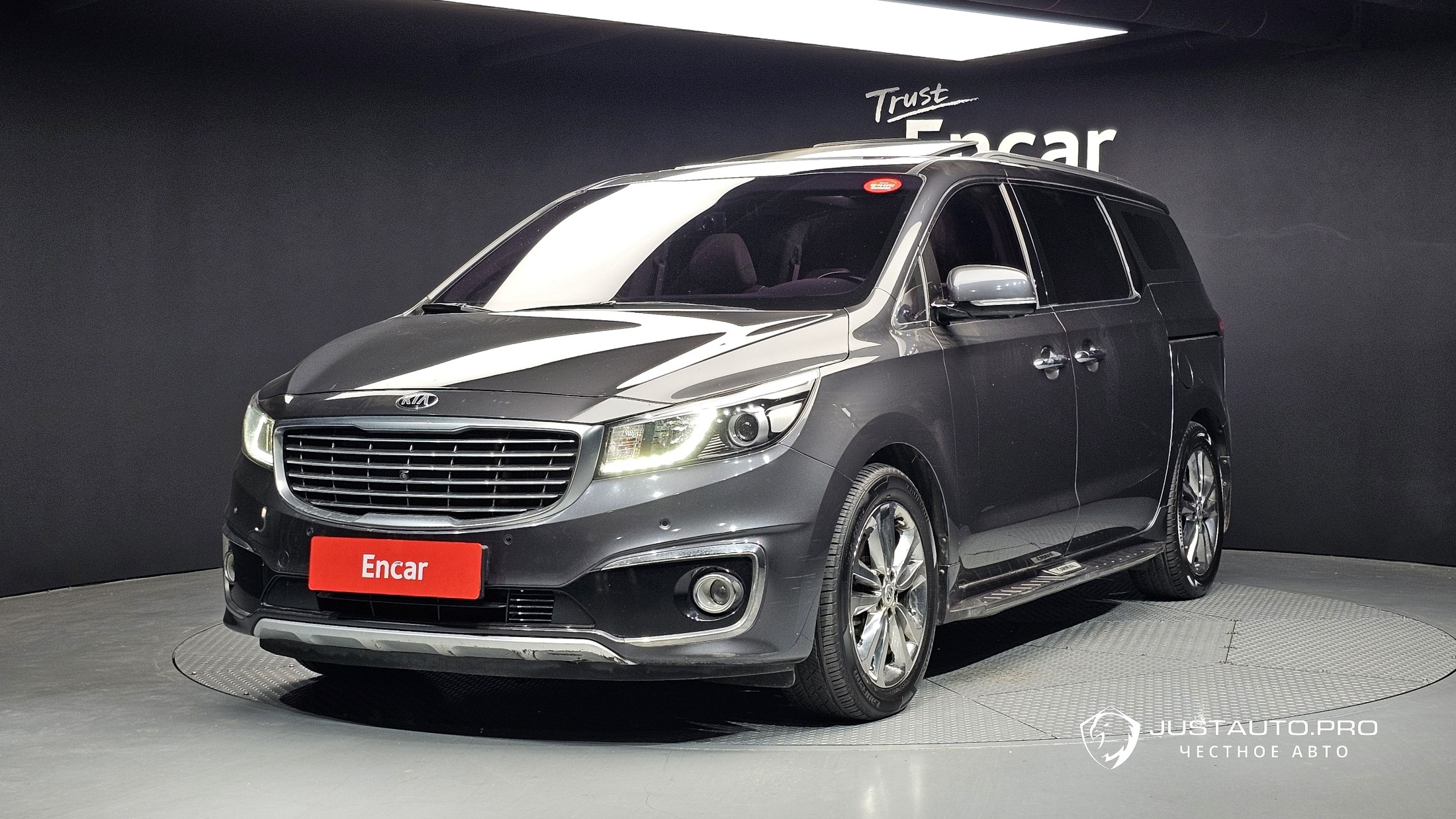 Автомобиль Kia Canival