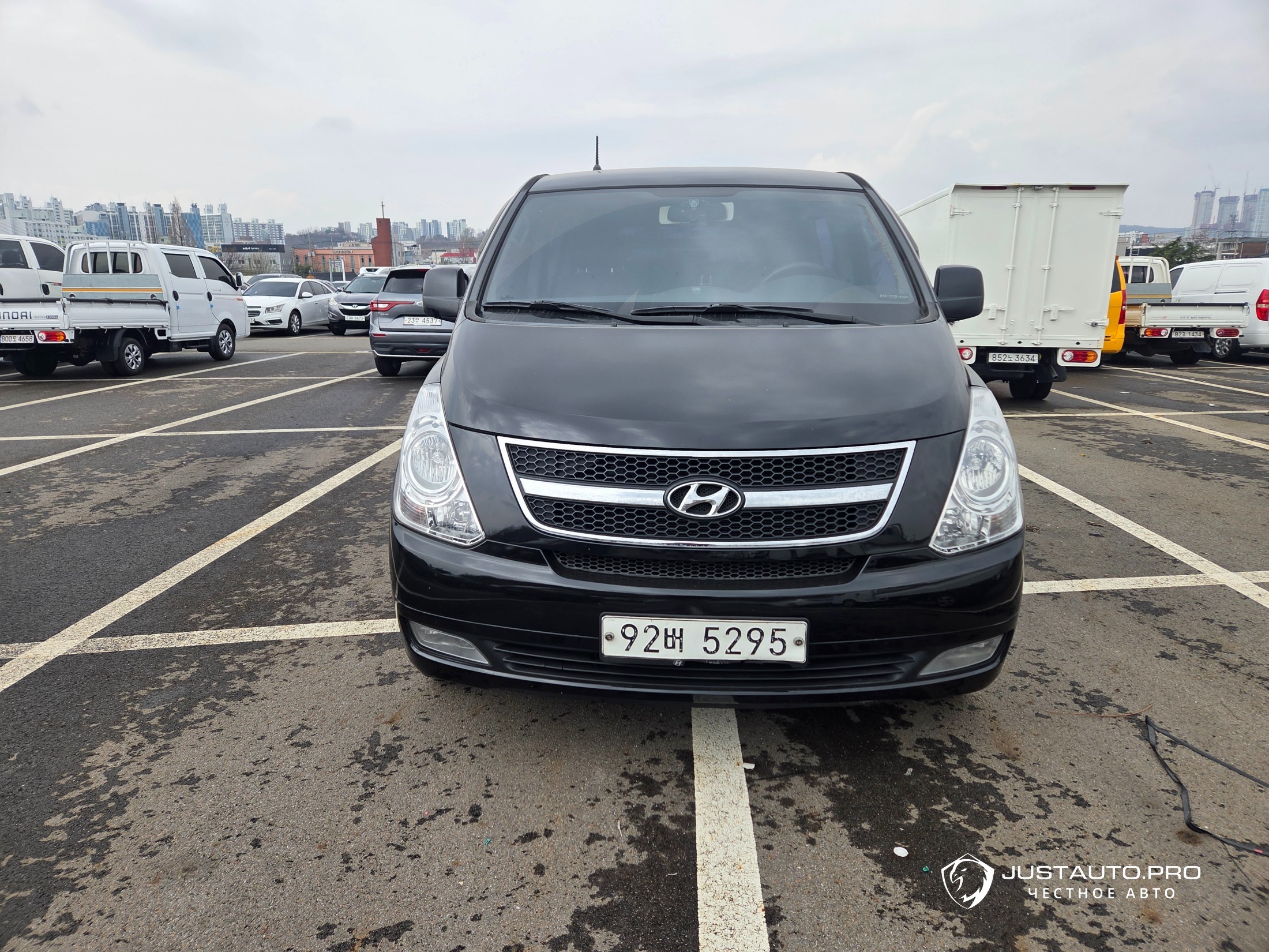 Автомобиль Hyundai Starex