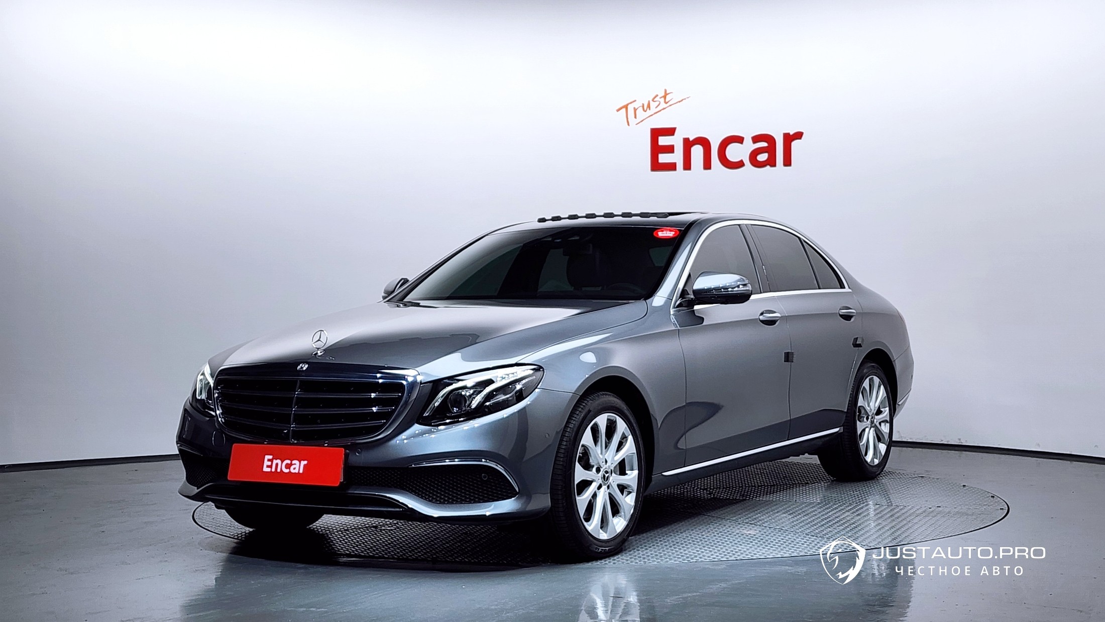Автомобиль Mercedes-Benz E-Class