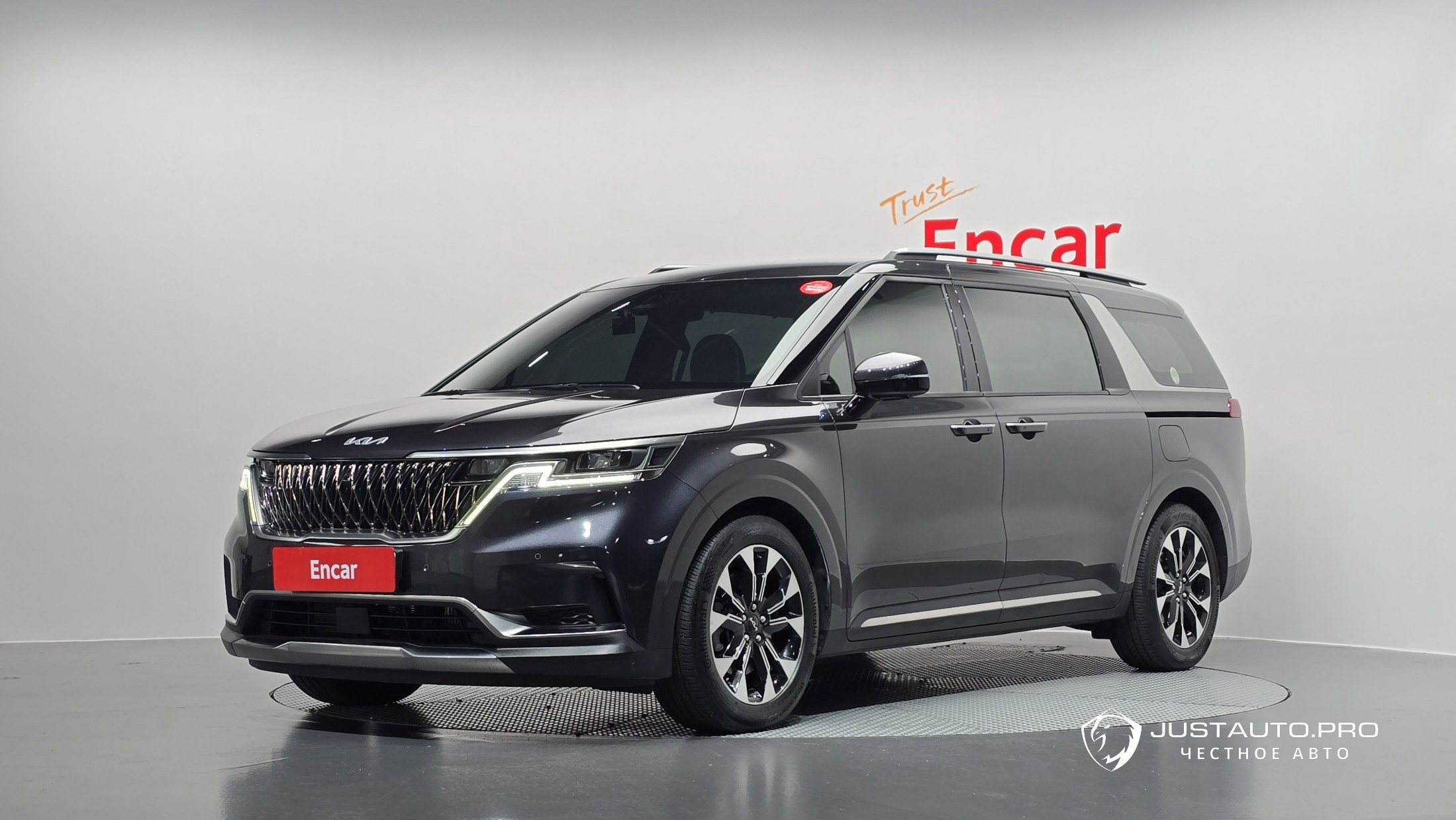 Автомобиль Kia Canival