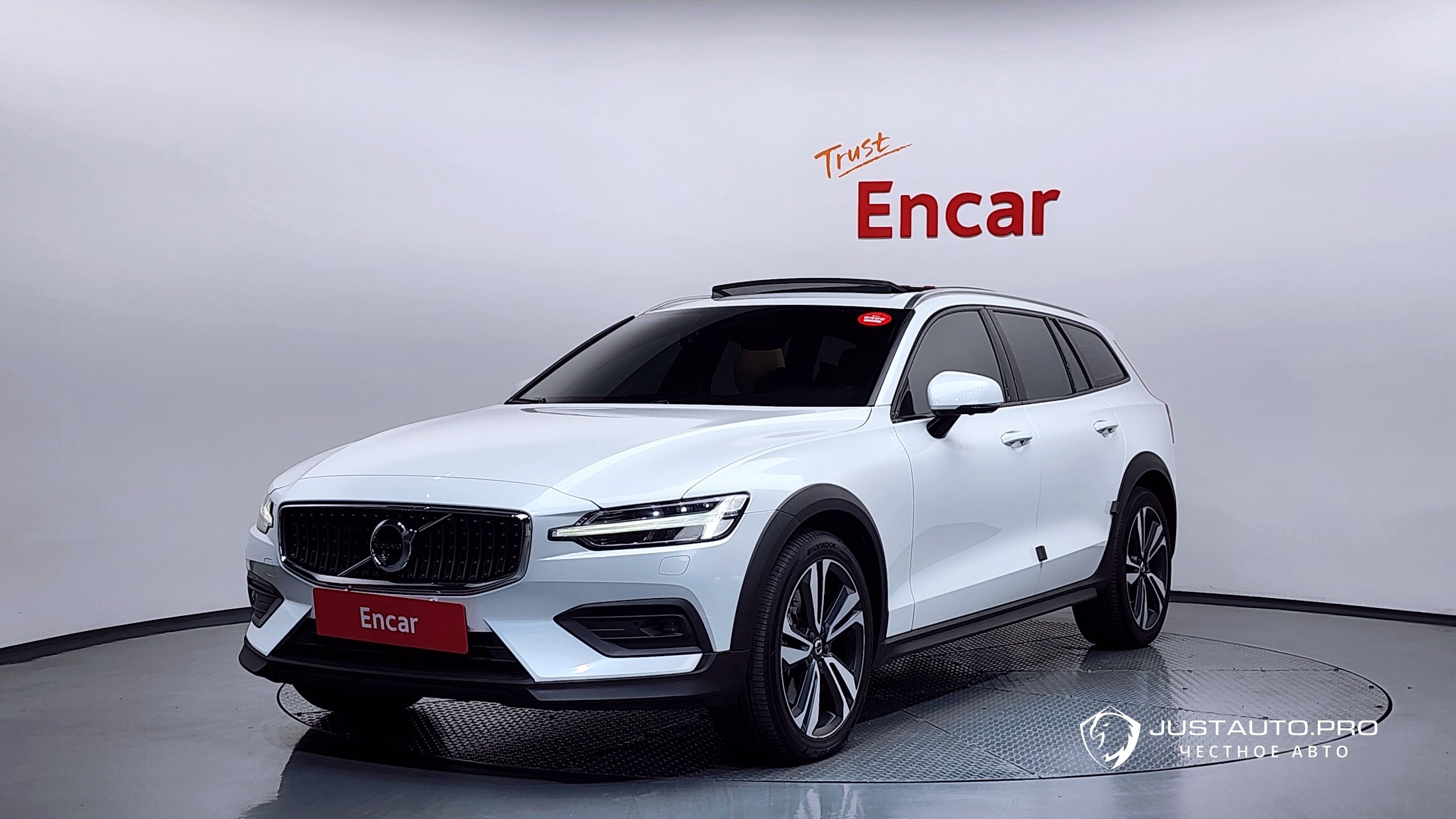 Автомобиль Volvo V60