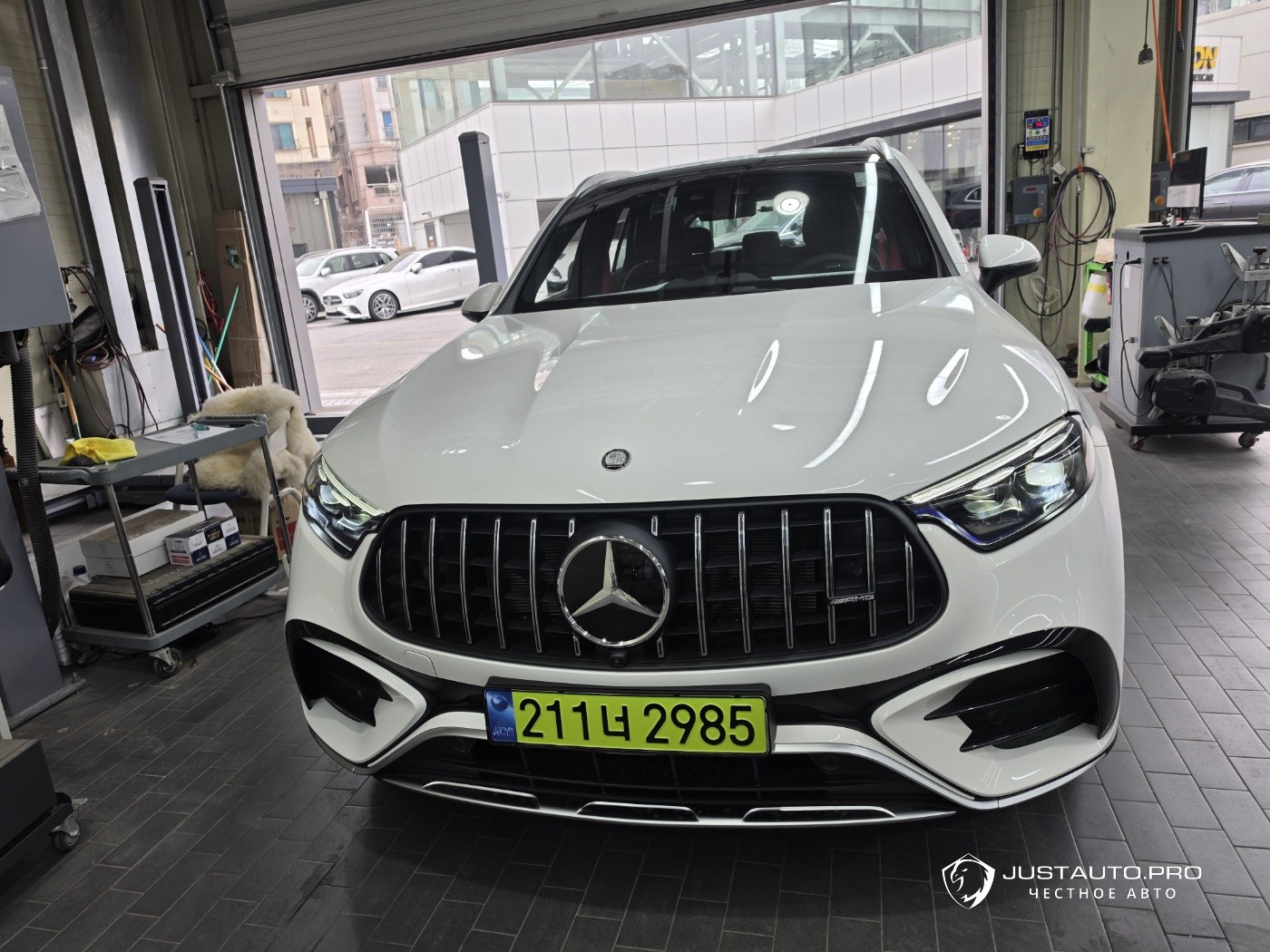 Автомобиль Mercedes-Benz GLC-Class