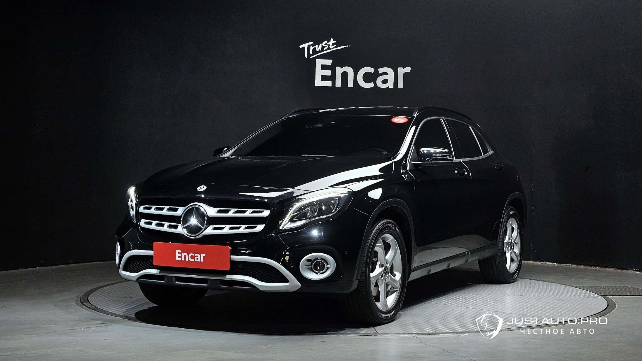 Автомобиль Mercedes-Benz GLA-Class